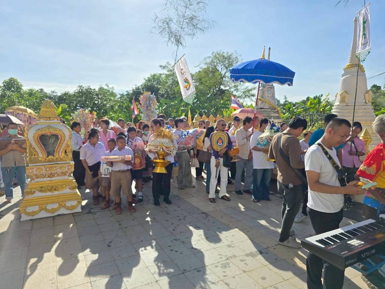 ภาพร่วมขบวนกฐินวัดดอนเปร็ง