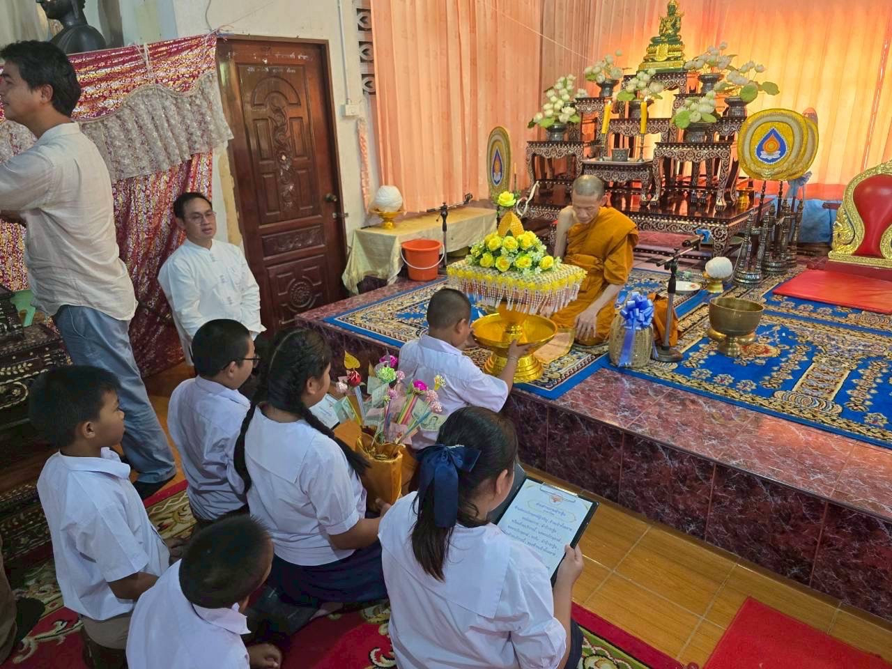 ภาพร่วมพิธีกรรมวัดดอนเปร็ง