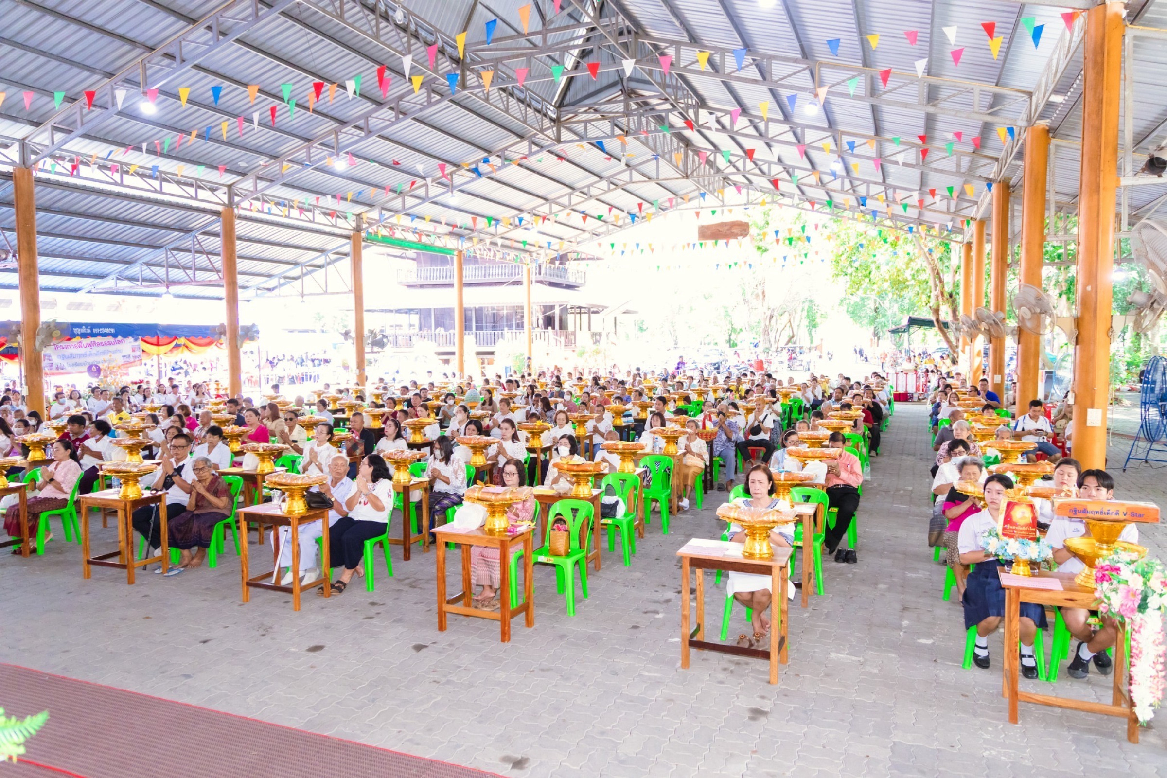 ภาพร่วมพิธีกรรมวัดบ้านค่าย