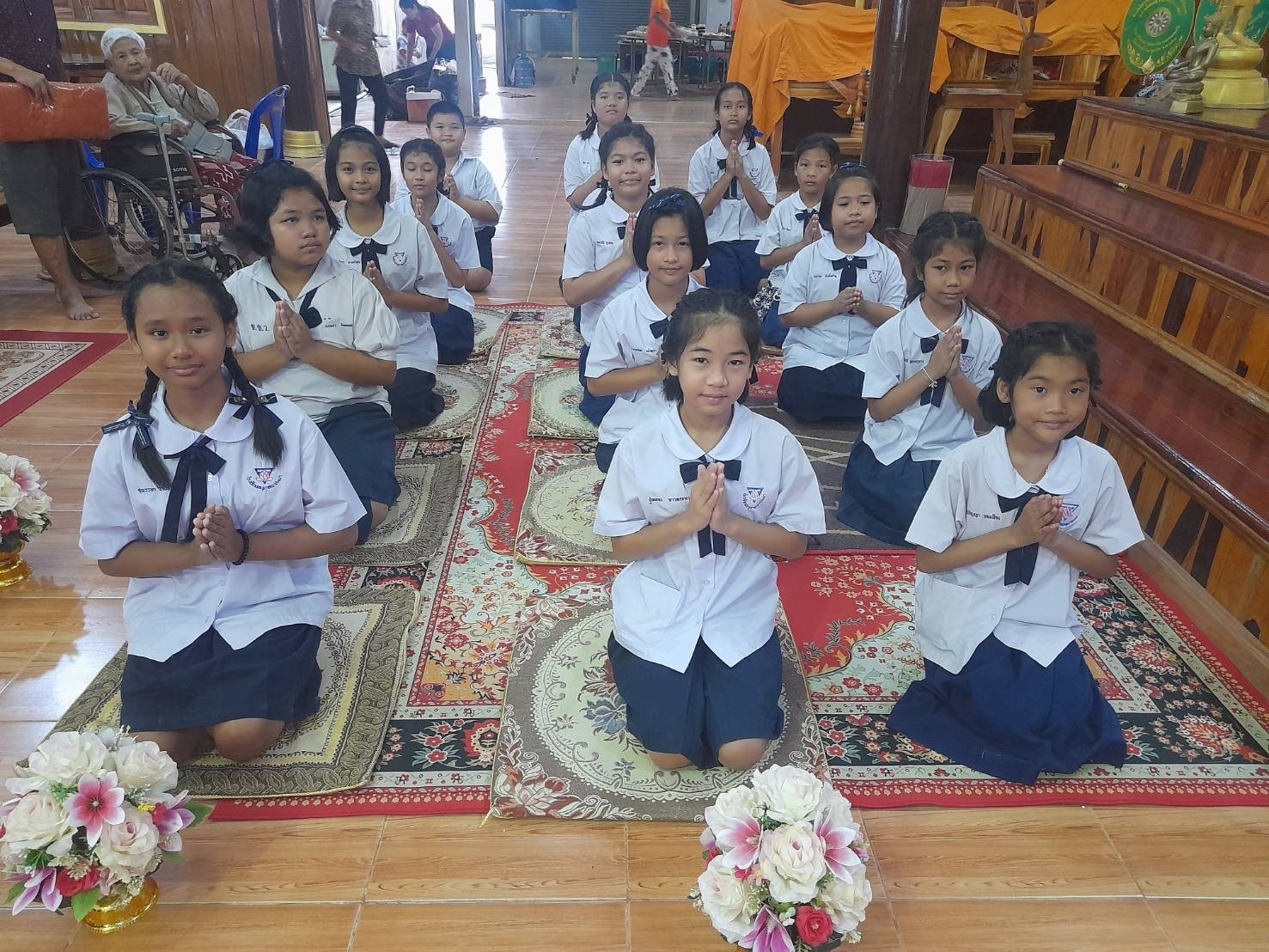 ภาพร่วมพิธีกรรมวัดห้วยทับมอญ