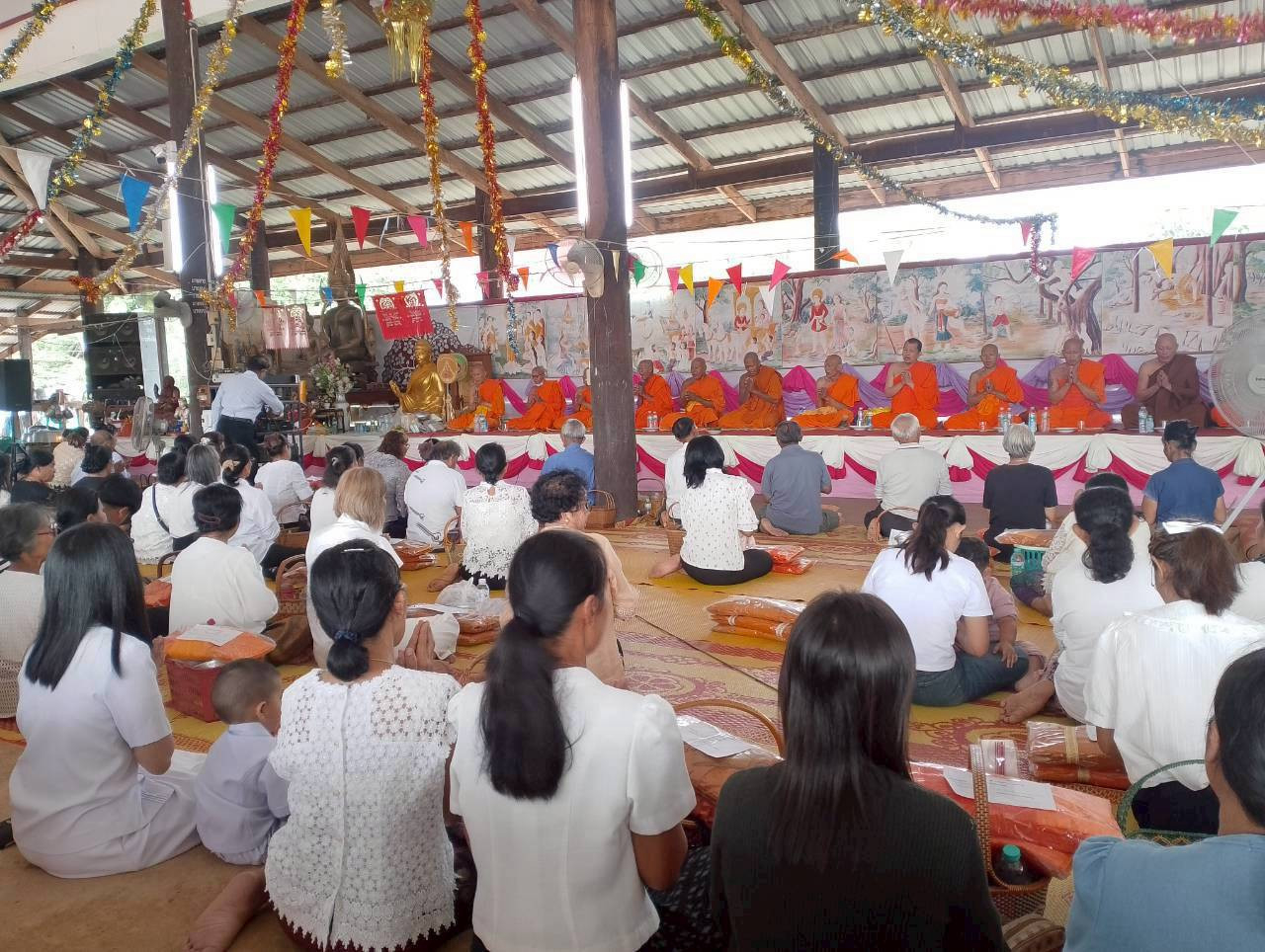 ภาพร่วมพิธีกรรมวัดวังตะคร้อ