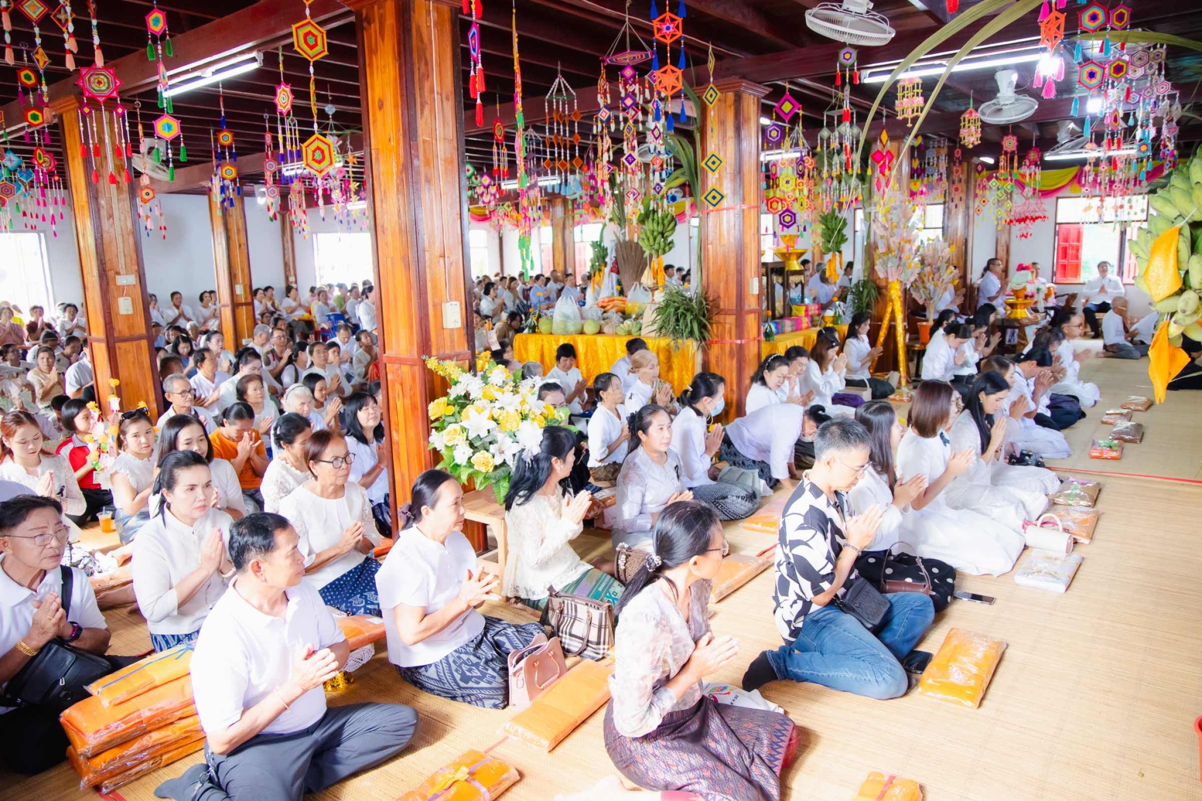 ภาพร่วมพิธีกรรมวัดลาดปู่ทรงธรรม