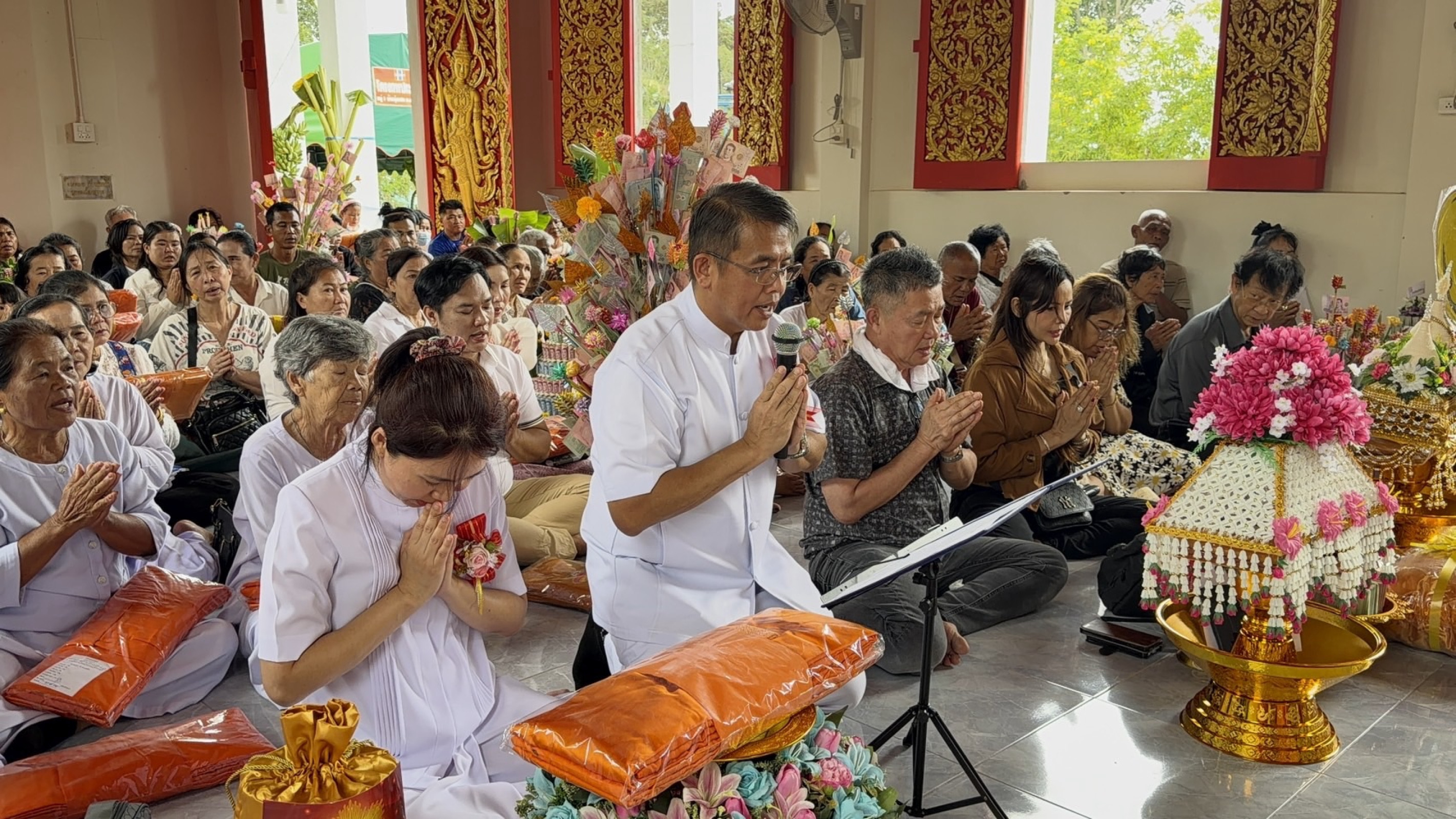 ภาพกล่าวคำถวายกฐินวัดทุ่งแฝก