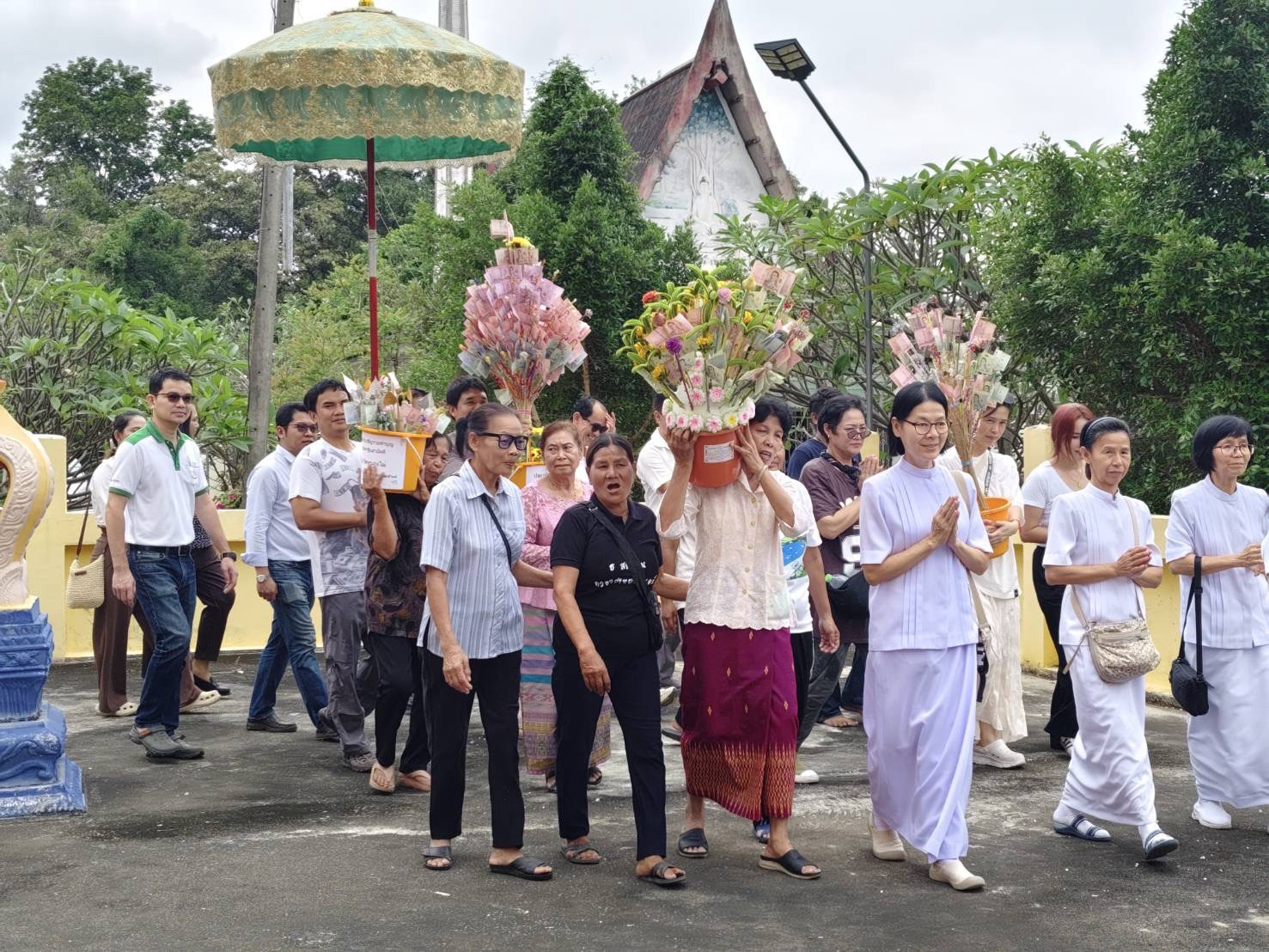 ภาพร่วมพิธีกรรมวัดหนองไผ่