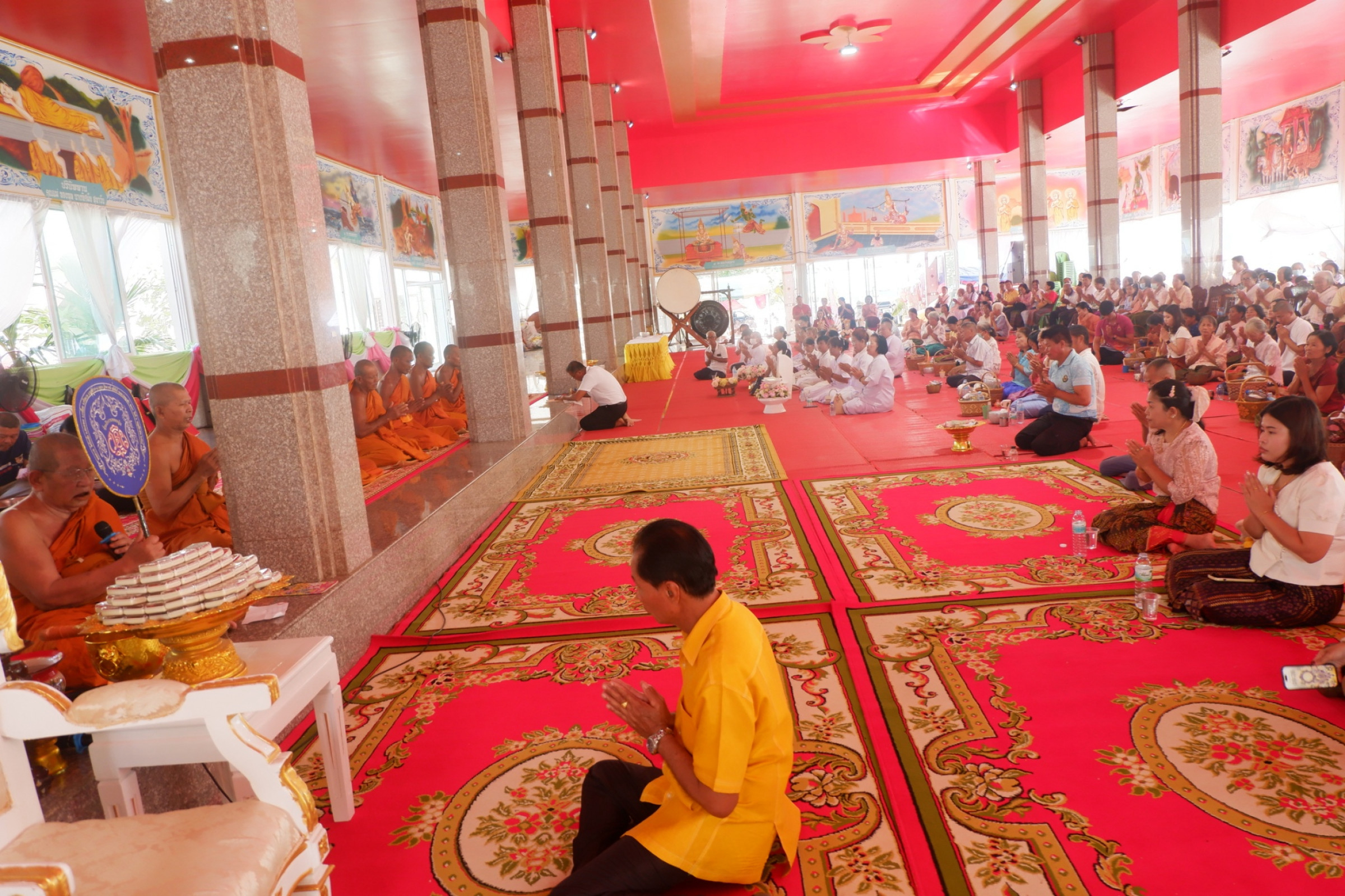 ภาพร่วมพิธีกรรมวัดบ้านผึ้ง