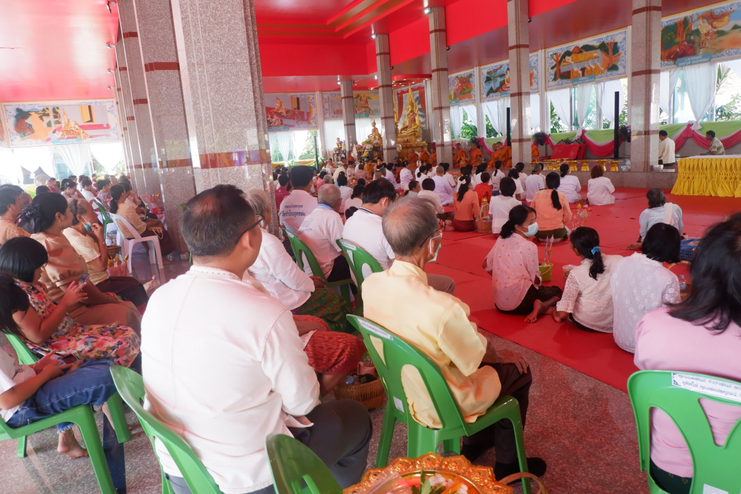 ภาพร่วมพิธีกรรมวัดบ้านผึ้ง