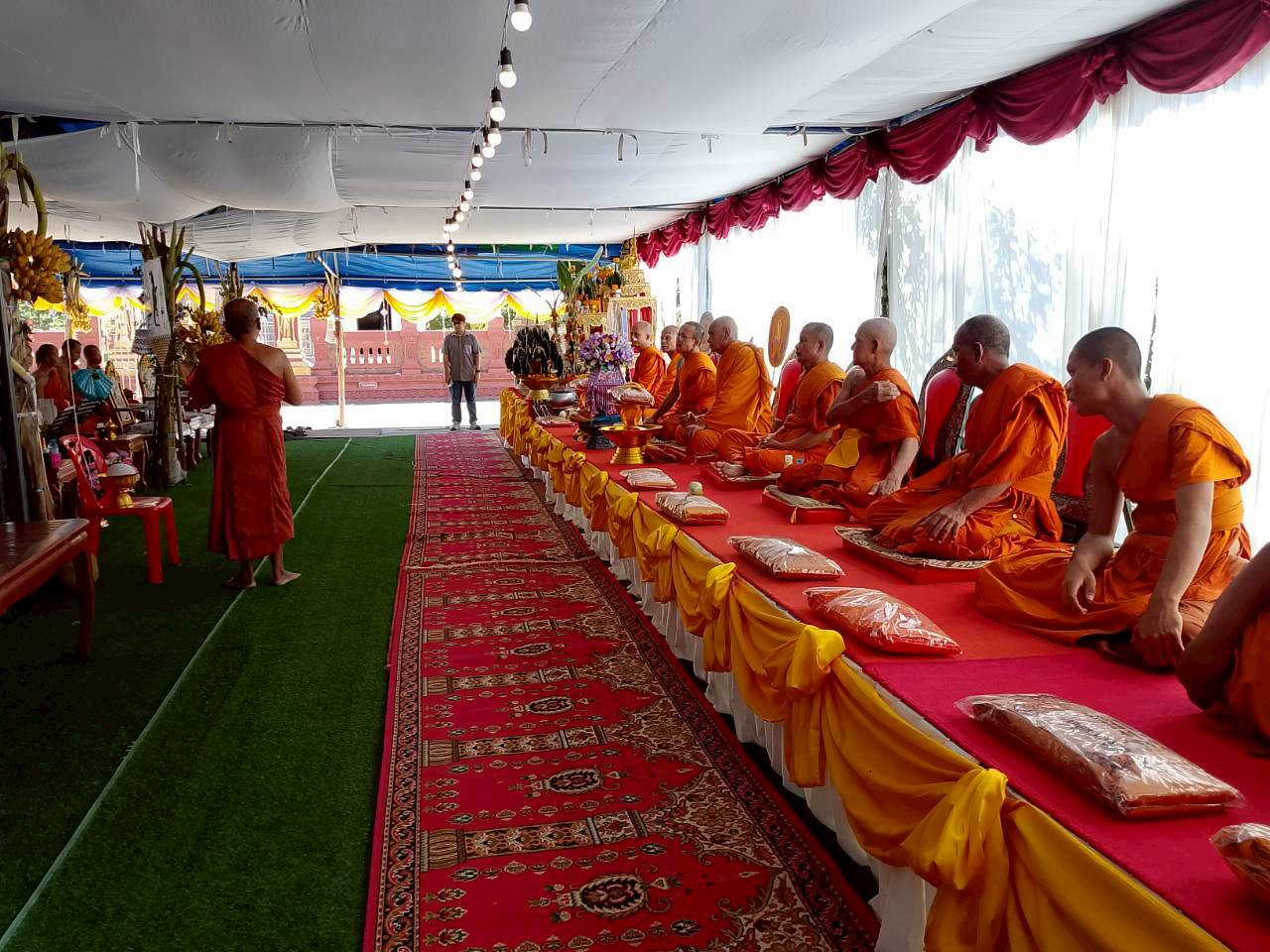 ภาพร่วมพิธีกรรมวัดโคกทะลอกพัฒนาราม