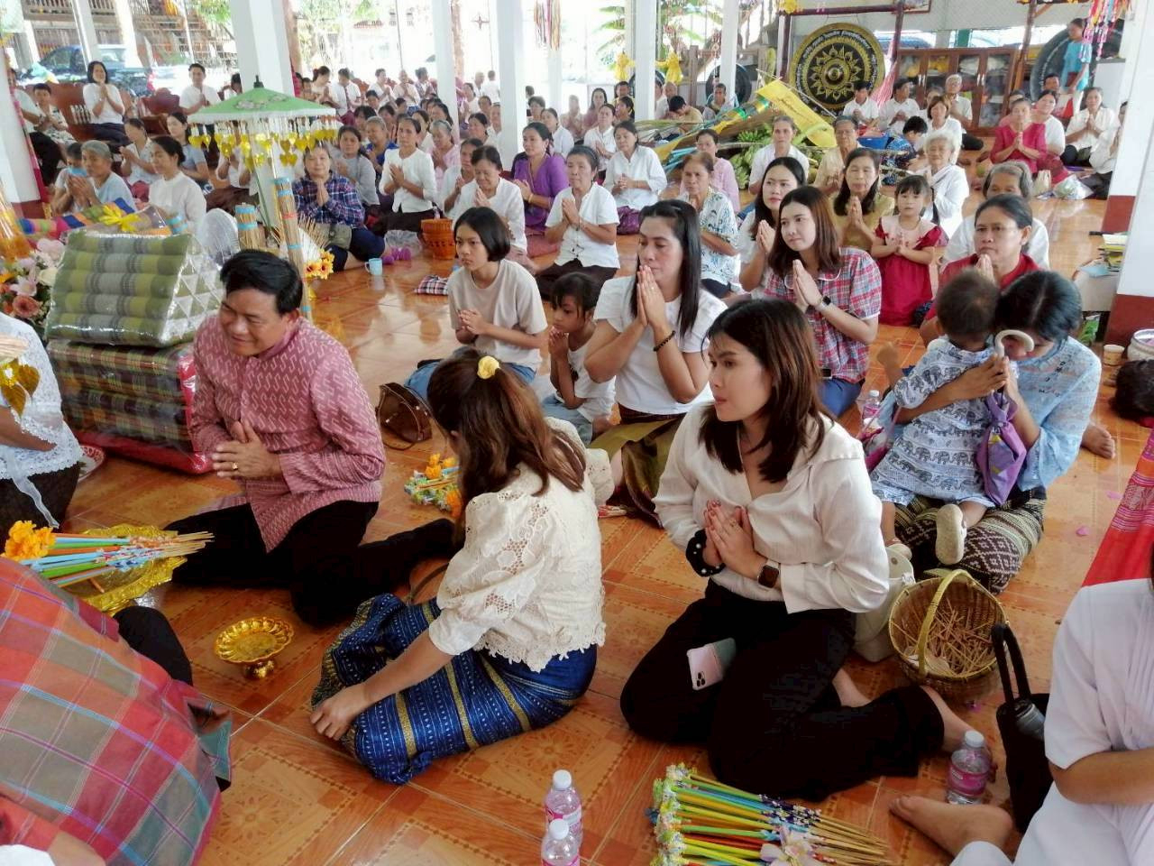 ภาพร่วมพิธีกรรมวัดศิริราษฎร์