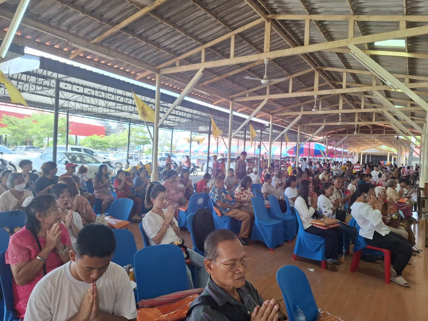 ภาพร่วมพิธีกรรมวัดห้วยจรเข้