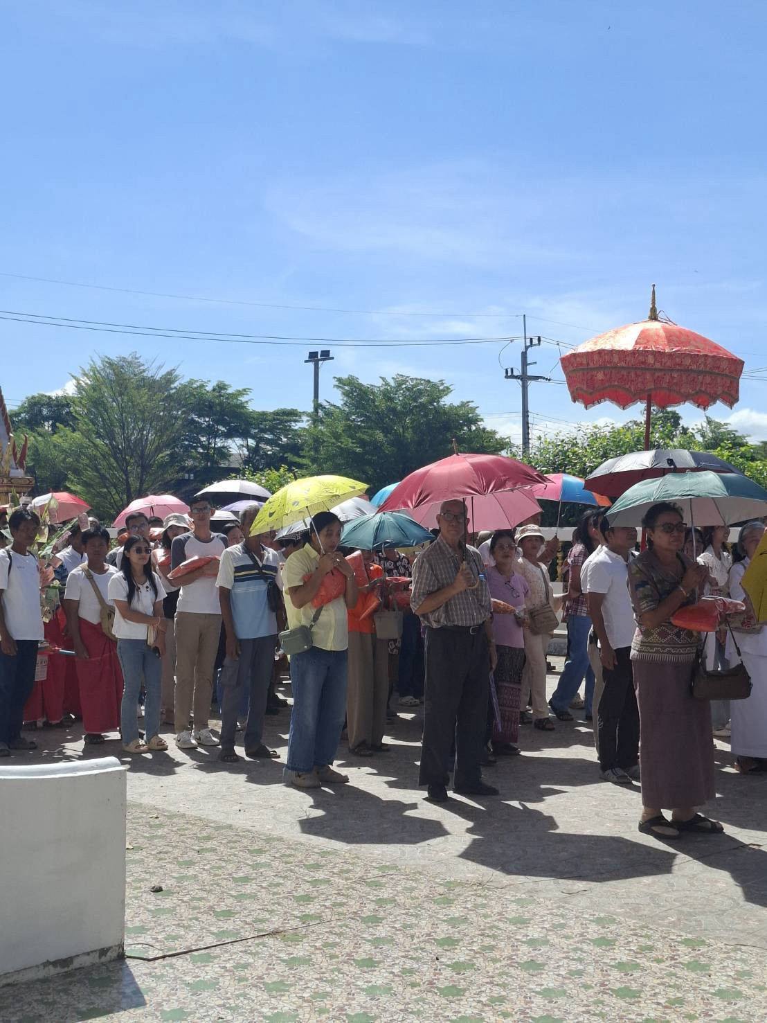 ภาพร่วมพิธีกรรมวัดห้วยจรเข้