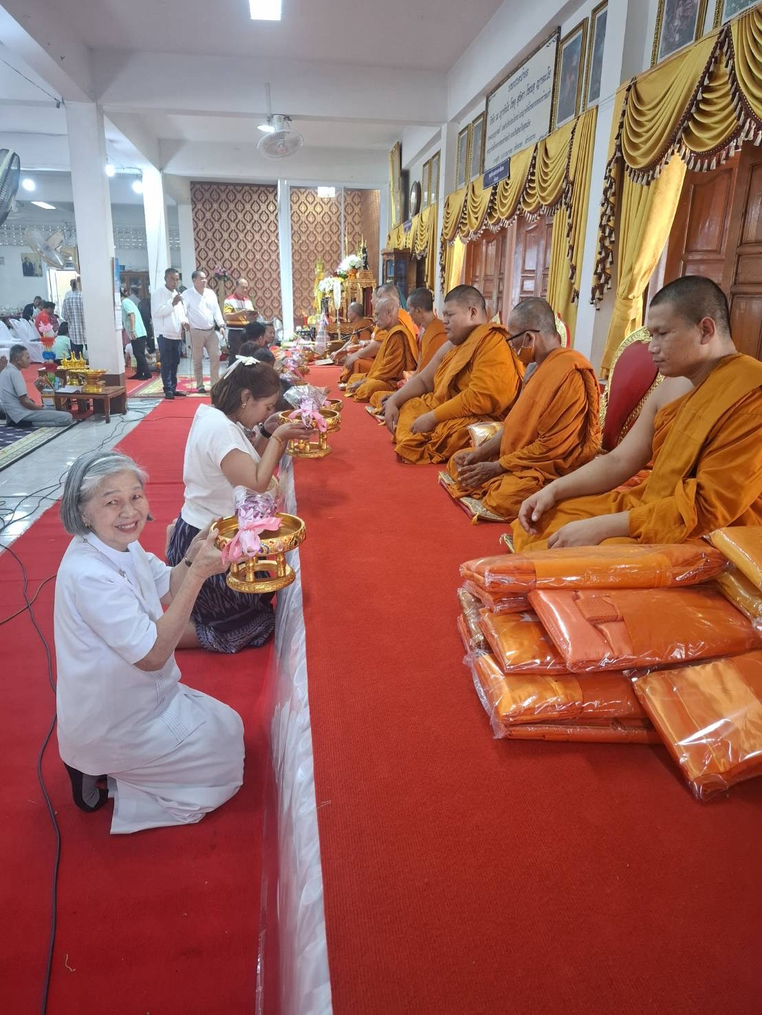 ภาพร่วมพิธีกรรมวัดห้วยจรเข้