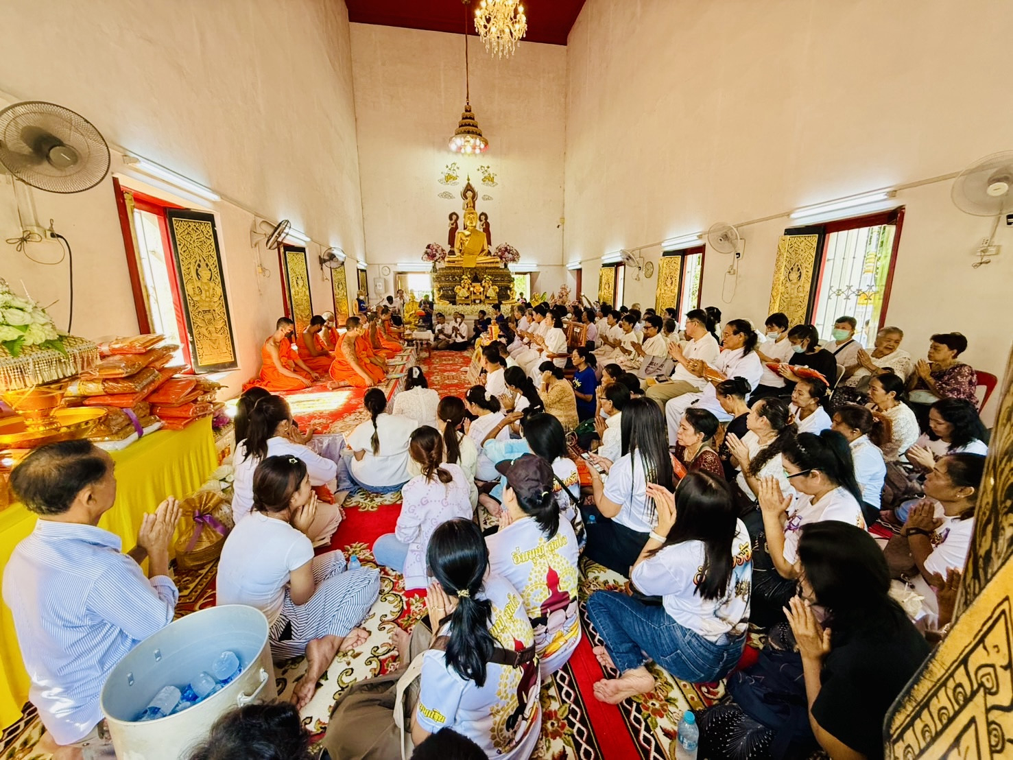 ภาพร่วมพิธีกรรมวัดแจงร้อน