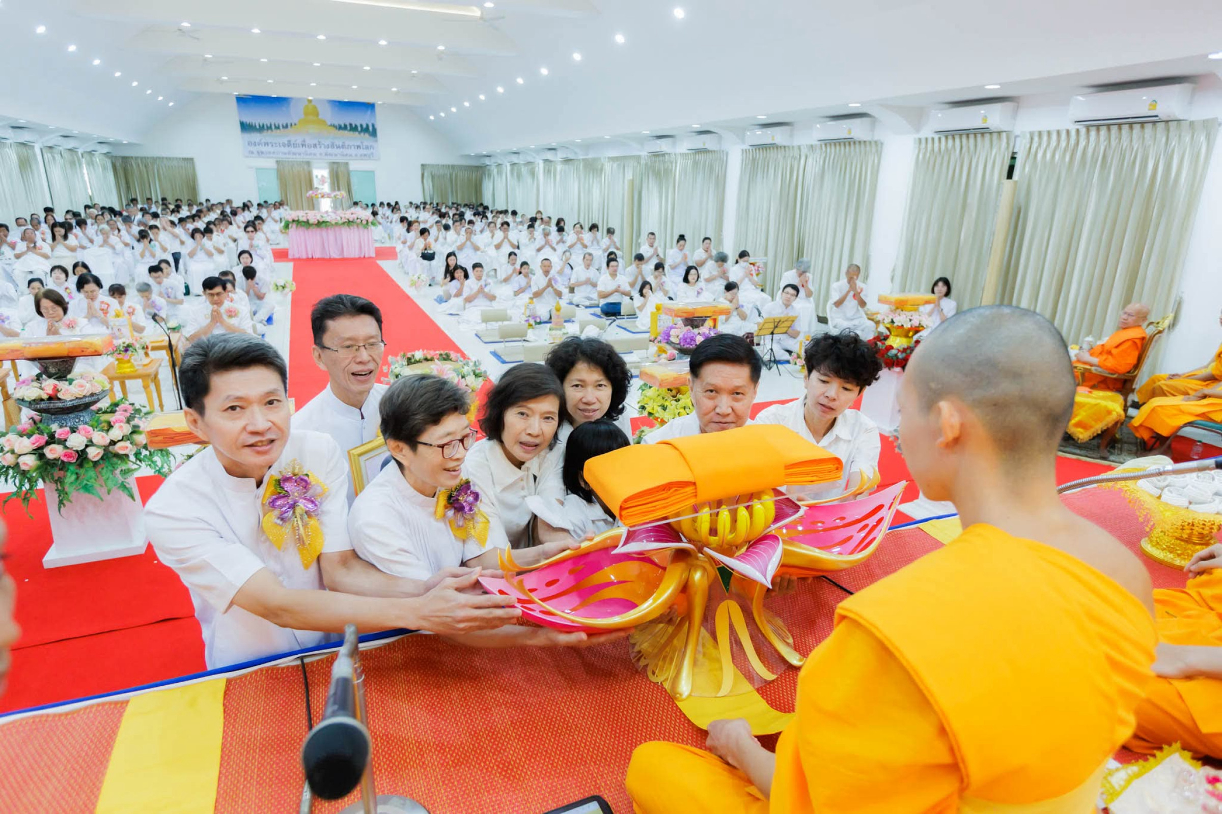 ภาพร่วมพิธีกรรมธุดงคสถานพัฒนานิคม