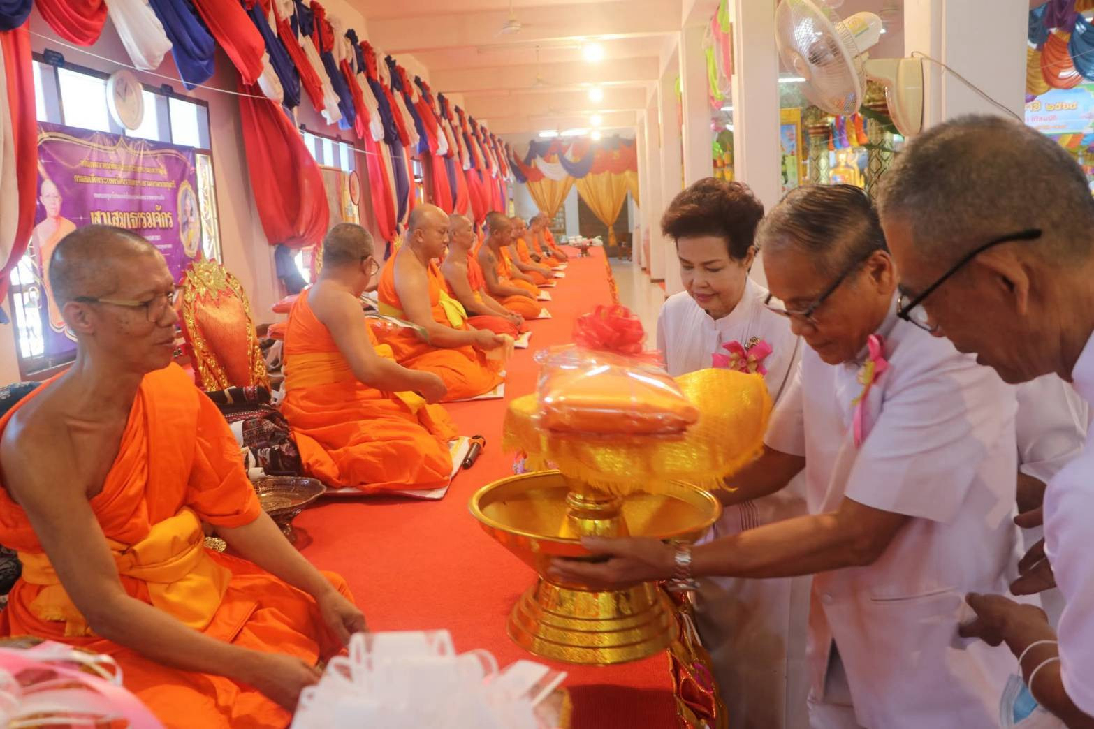 ภาพร่วมพิธีกรรมวัดท้ายตลาด