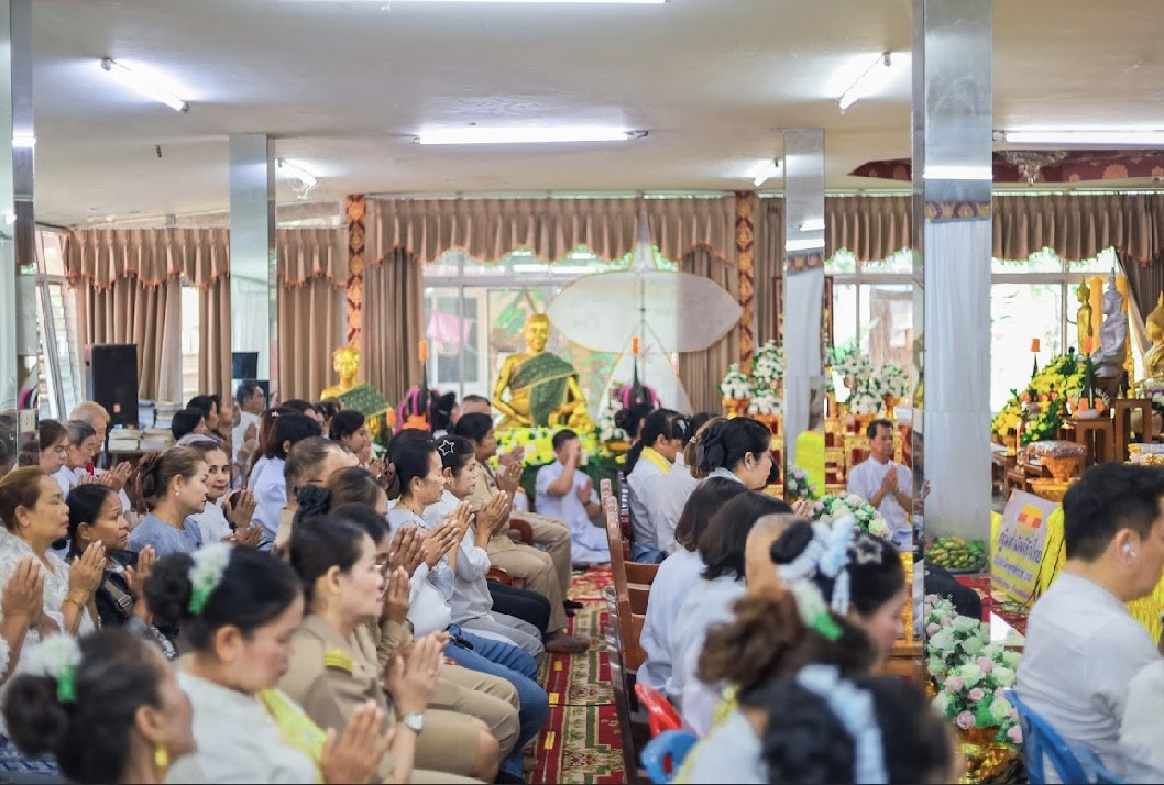ภาพร่วมพิธีกรรมมูลนิธิศูนย์ปฏิบัติธรรมสุขกมล