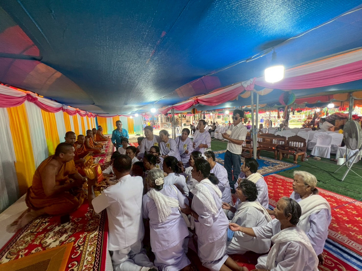 ภาพร่วมพิธีกรรมวัดวิเศษชัยศรีหลักเหลี่ยม