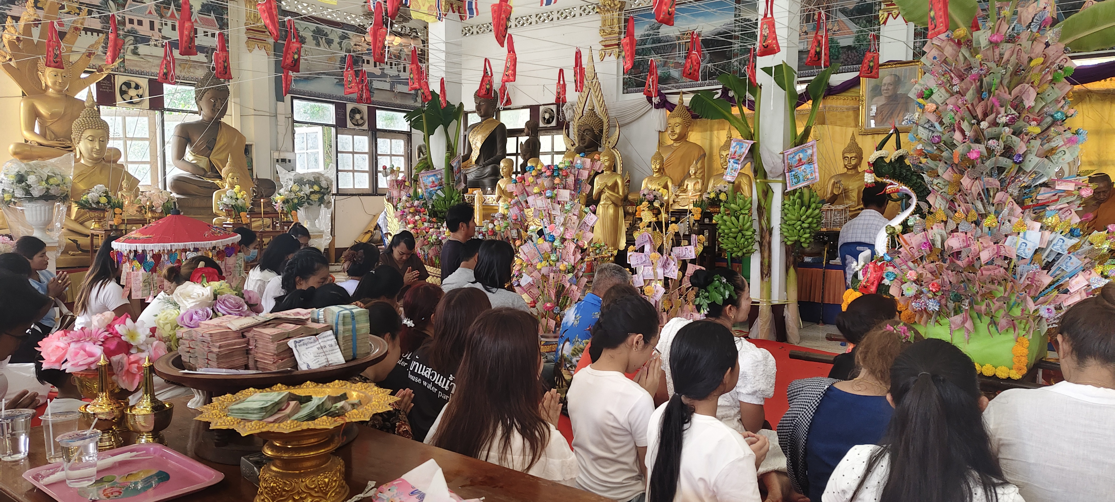 ภาพร่วมพิธีกรรมวัดเขาปู่คง