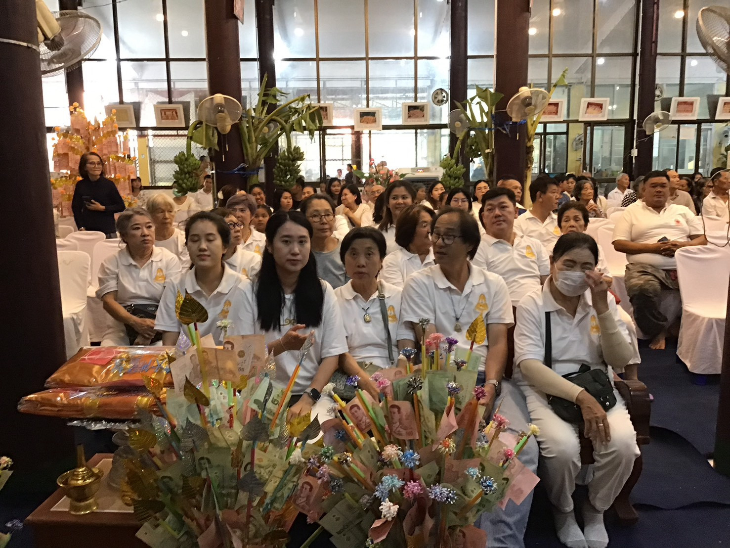 ภาพร่วมพิธีกรรมวัดถ้ำเขาชะอางค์