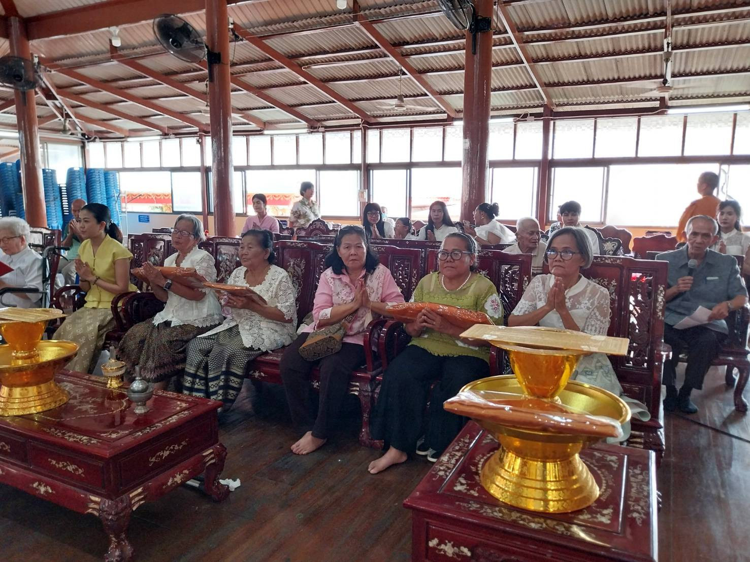 ภาพร่วมพิธีกรรมวัดยาง
