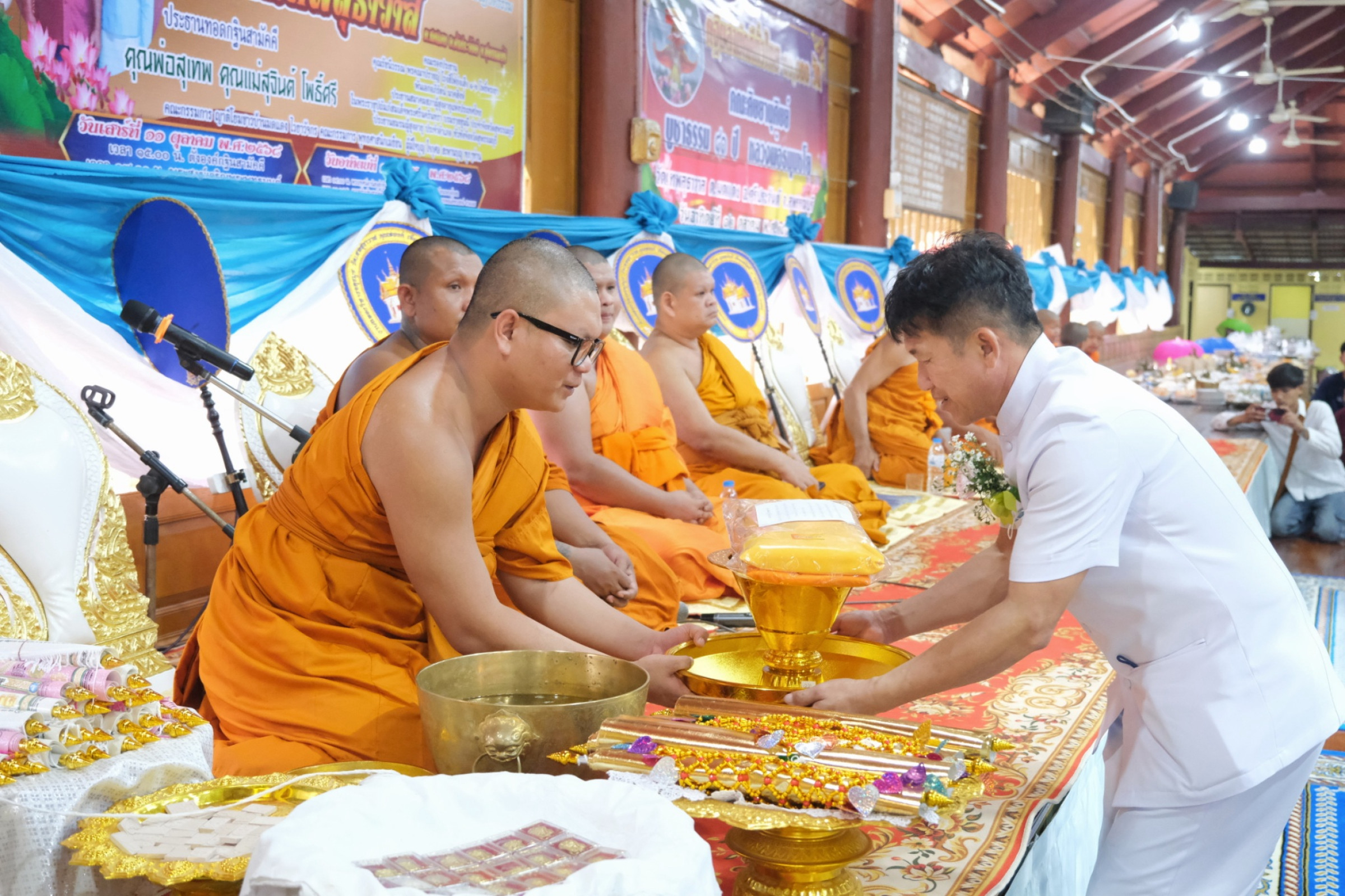 ภาพร่วมพิธีกรรมวัดเทพสุธาวาส