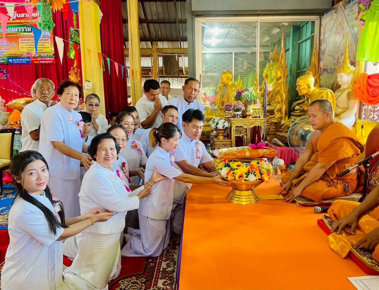 ภาพร่วมพิธีกรรมวัดผ่องนพาราม