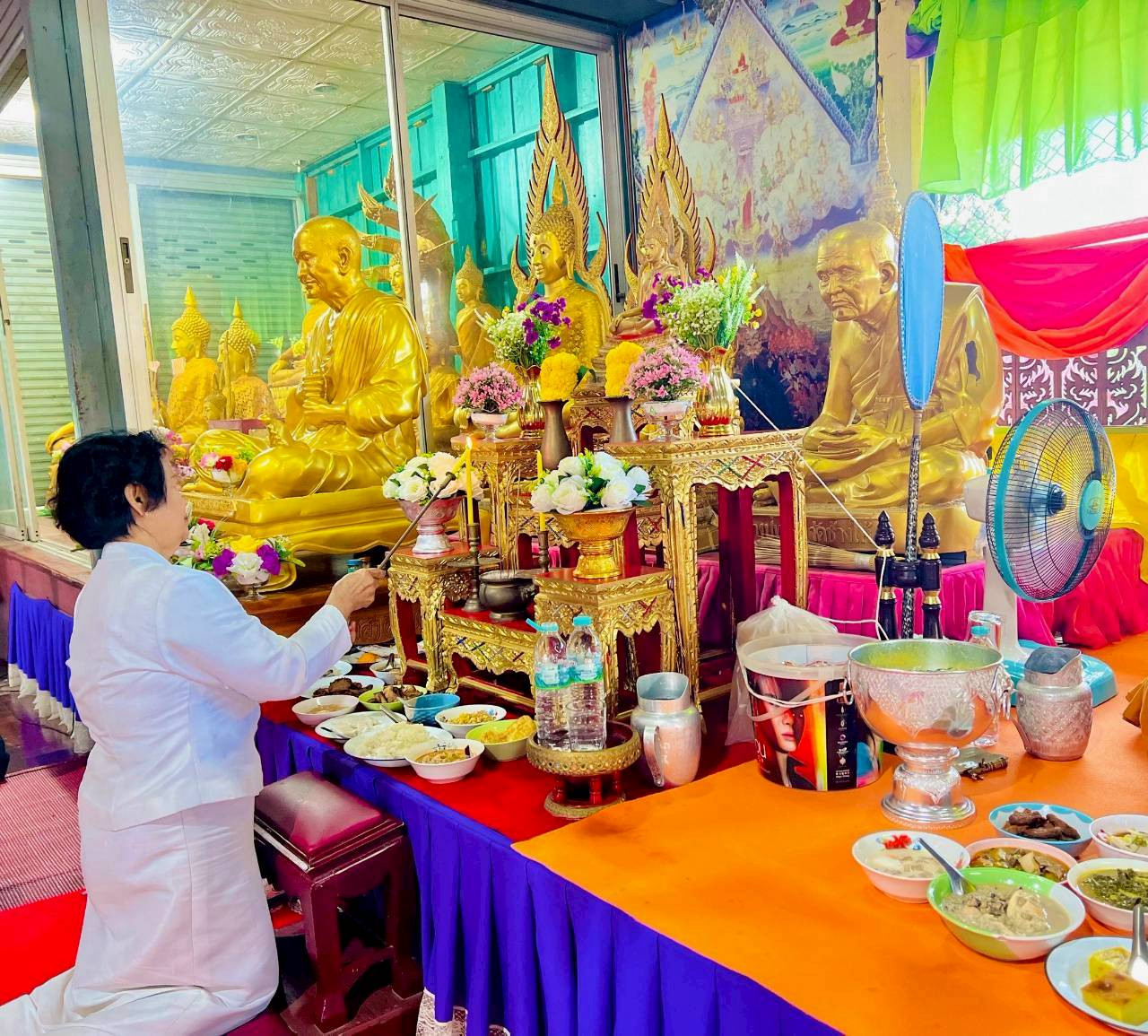 ภาพร่วมพิธีกรรมวัดผ่องนพาราม