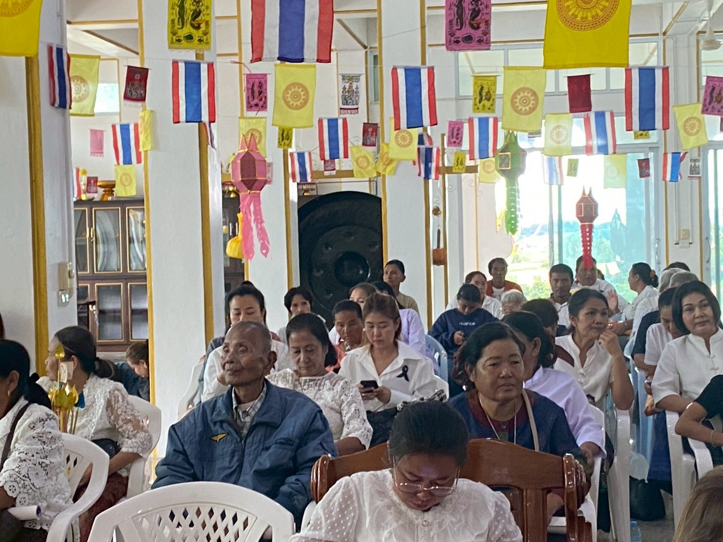 ภาพร่วมพิธีกรรมวัดเขาภูหลวง
