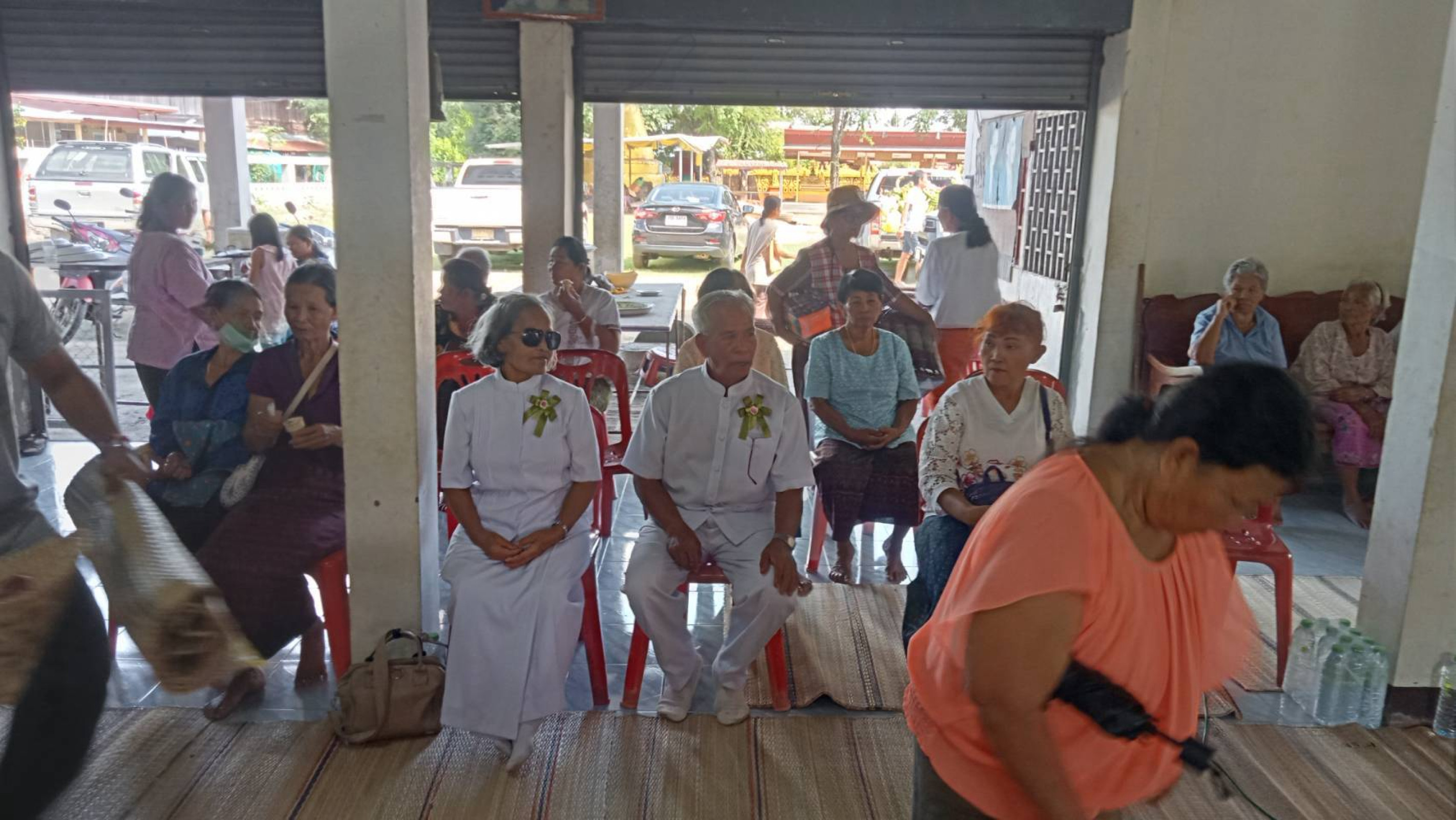 ภาพร่วมพิธีกรรมวัดโนนกลาง