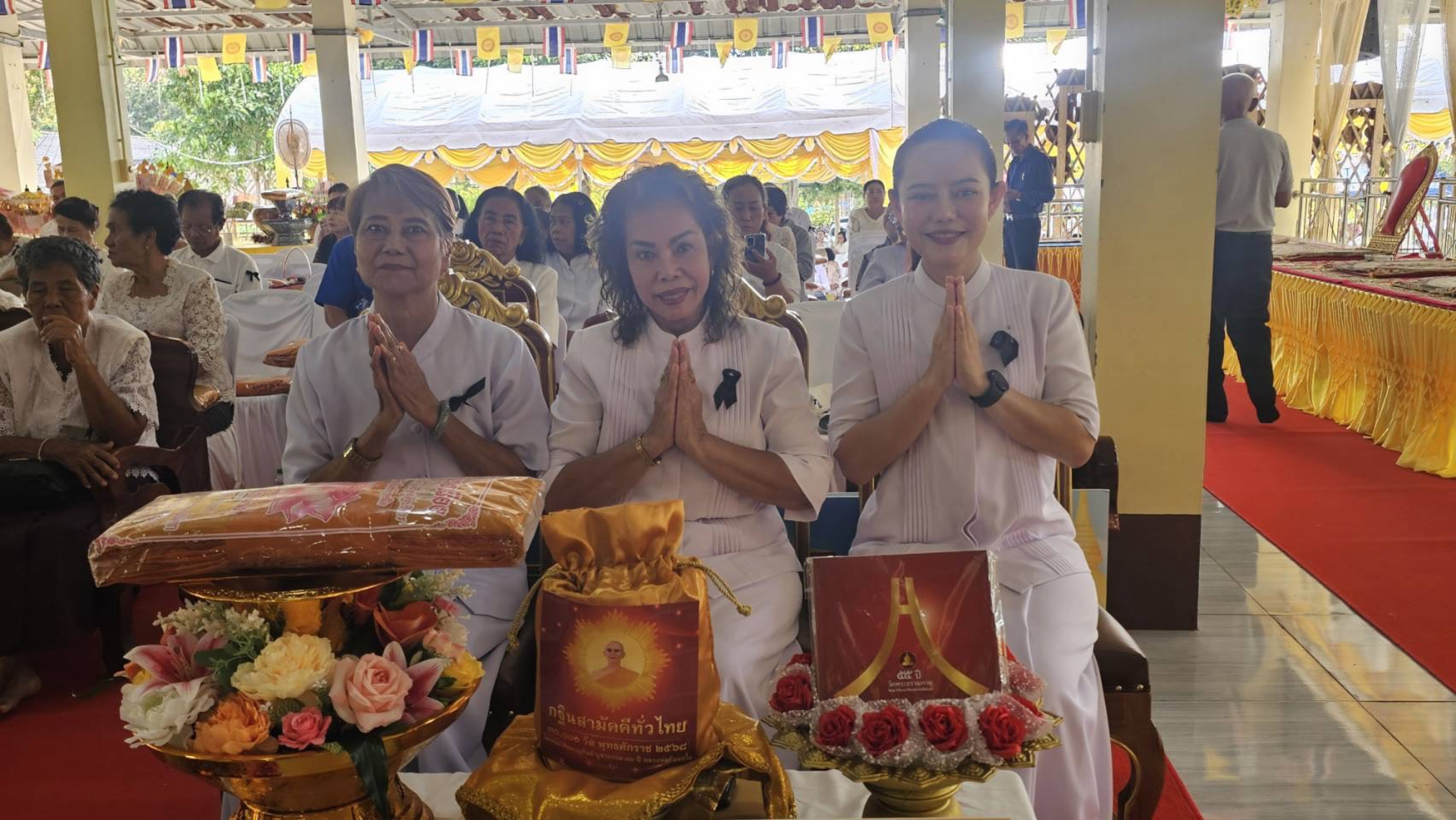 ภาพร่วมพิธีกรรมวัดสถิตโพธาราม