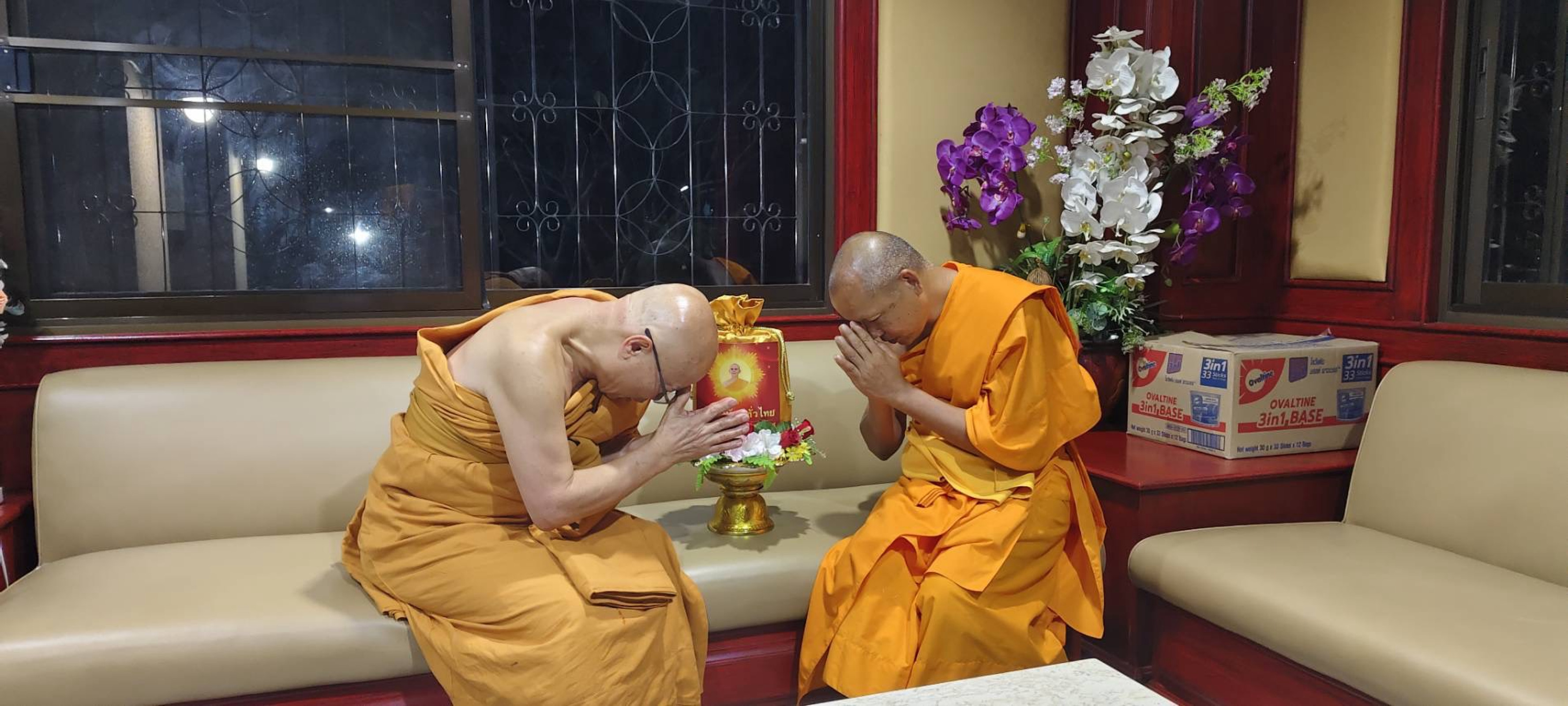 ภาพกล่าวคำถวายกฐินวัดพระธาตุศรีจอมทอง