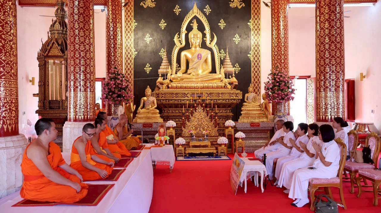 ภาพกล่าวคำถวายกฐินวัดพระบาทมิ่งเมือง
