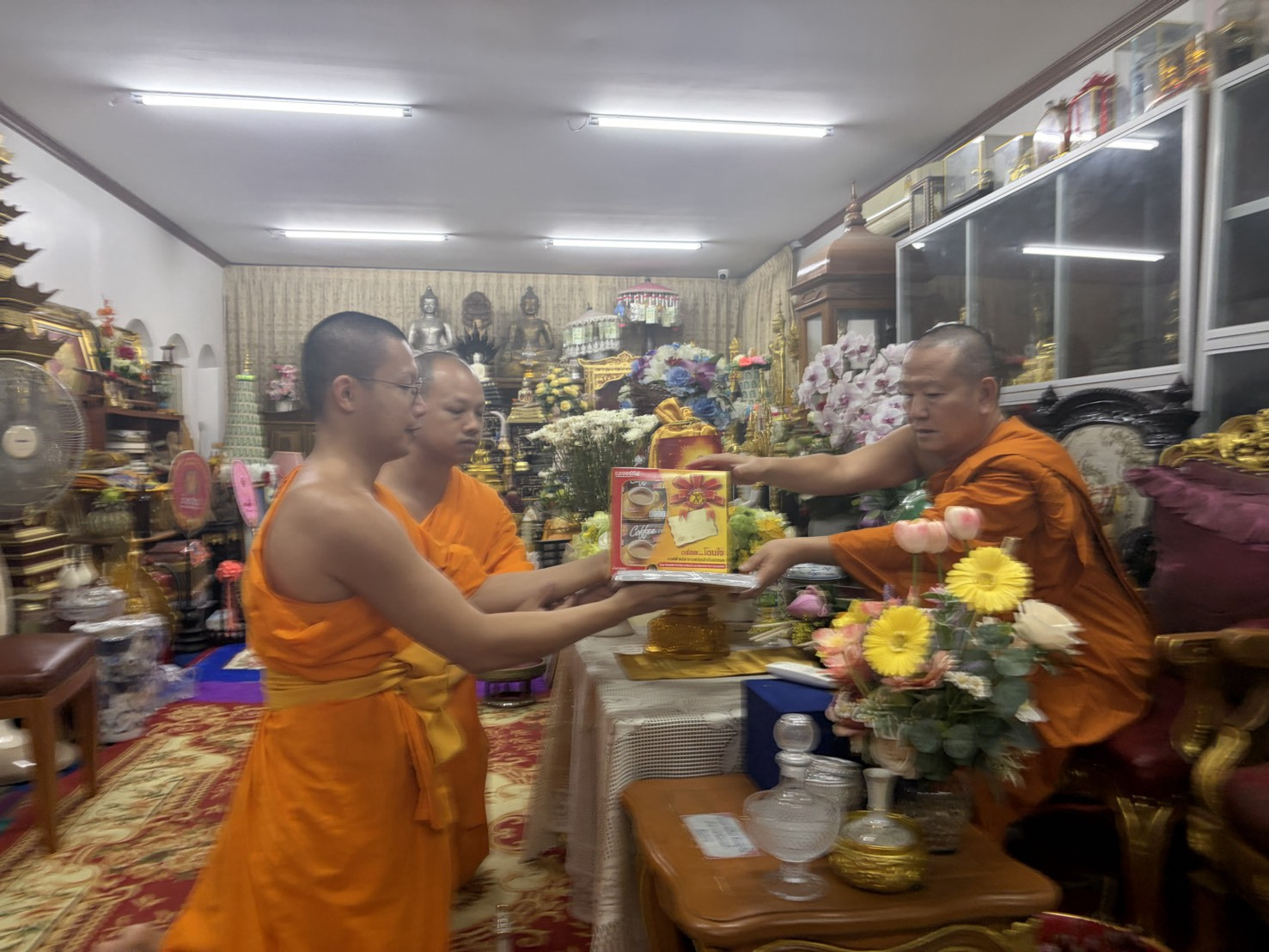 ภาพกล่าวคำถวายกฐินวัดพระธาตุหริภุญชัย