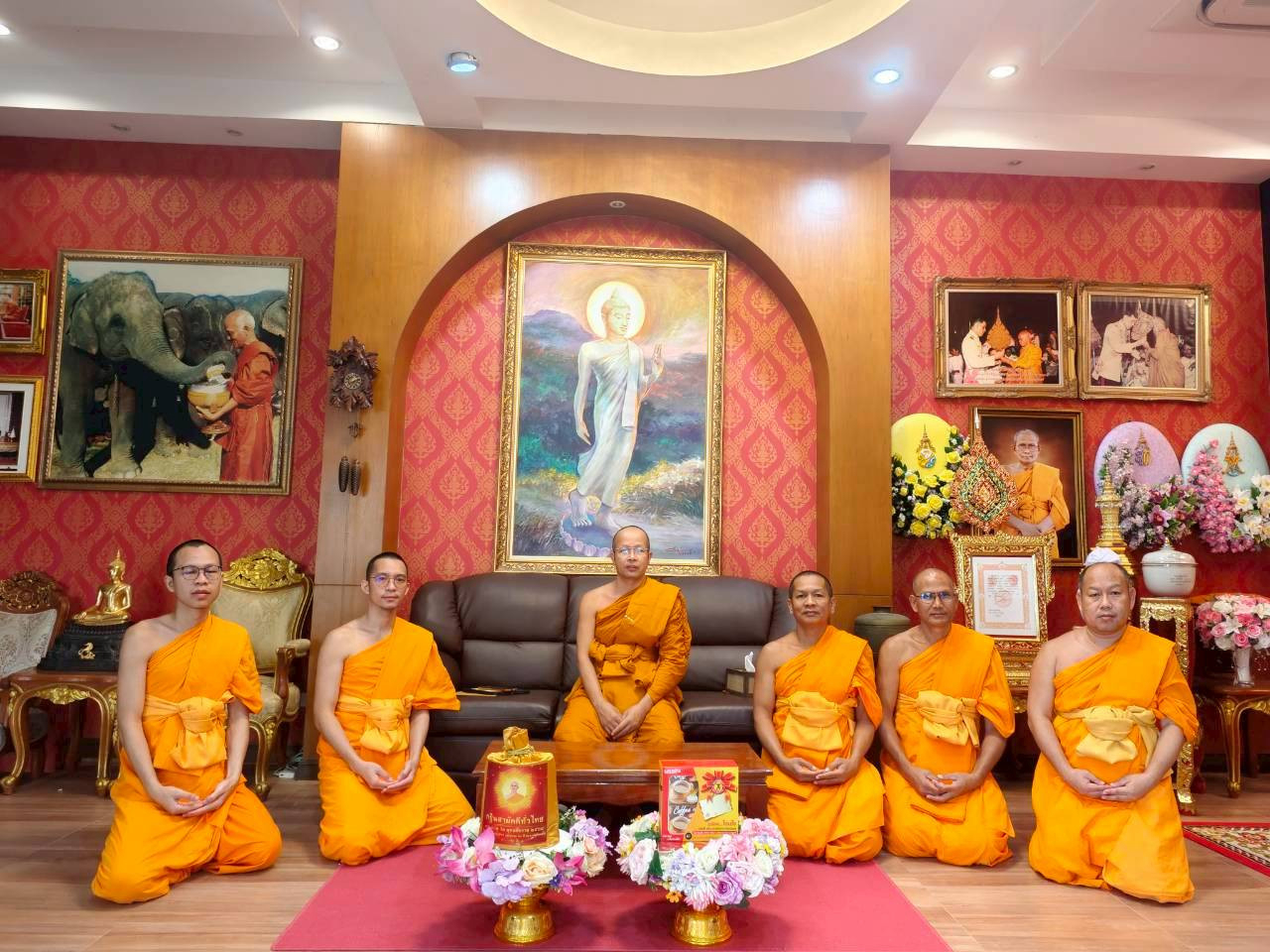 ภาพร่วมพิธีกรรมวัดศาลาลอย