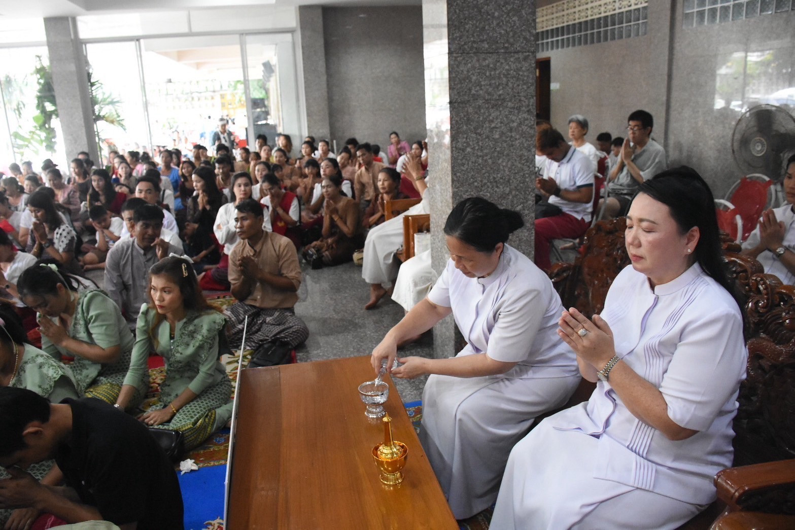 ภาพร่วมพิธีกรรมวัดปรก