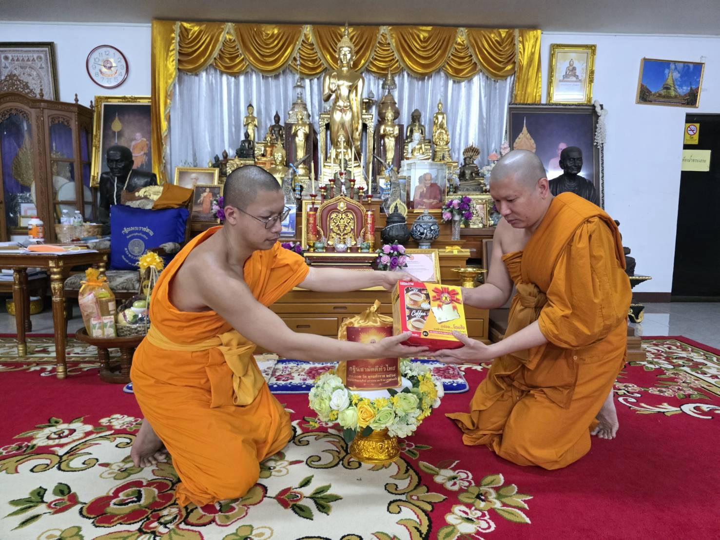 ภาพกล่าวคำถวายกฐินวัดพระธาตุช้างค้ำ