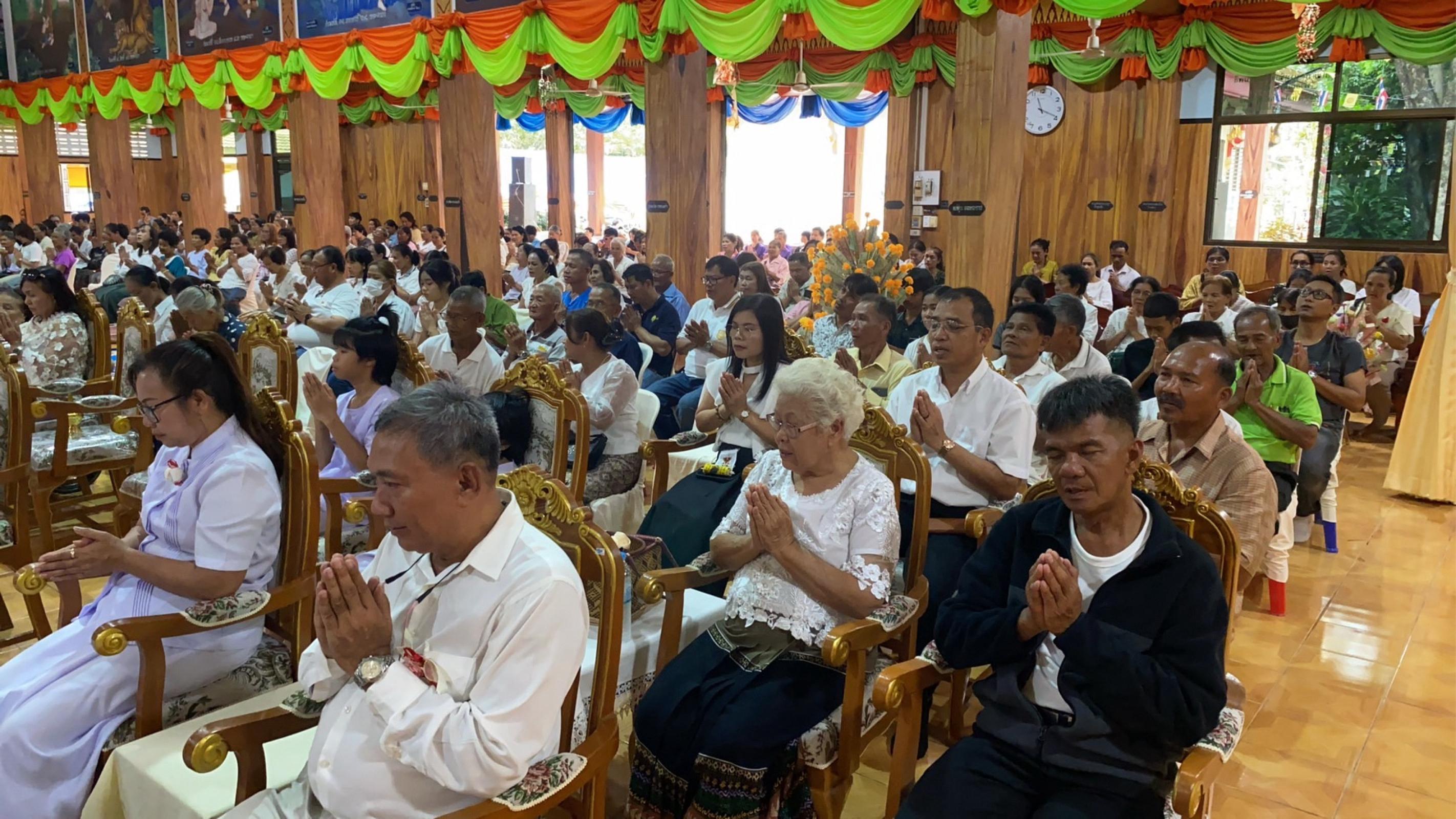 ภาพร่วมพิธีกรรมวัดลำประโคน