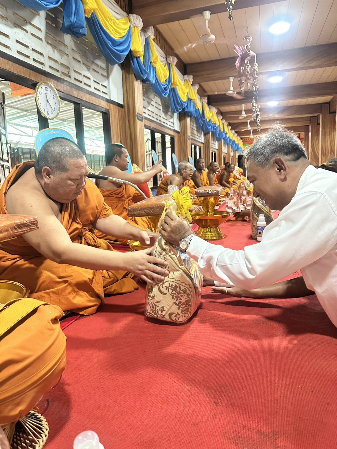 ภาพร่วมพิธีกรรมวัดลำประโคน