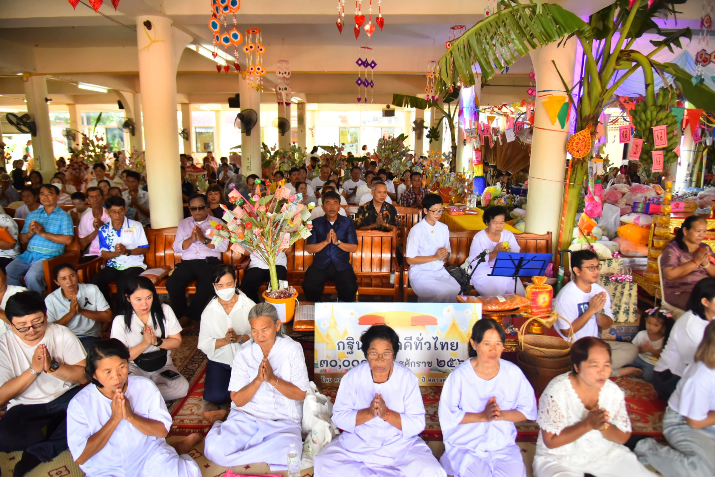ภาพร่วมพิธีกรรมวัดมหาโพธิ