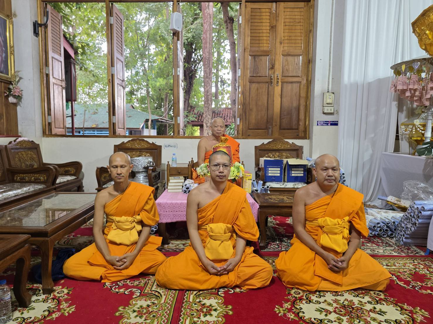 ภาพร่วมพิธีกรรมวัดธรรมาธิปไตย