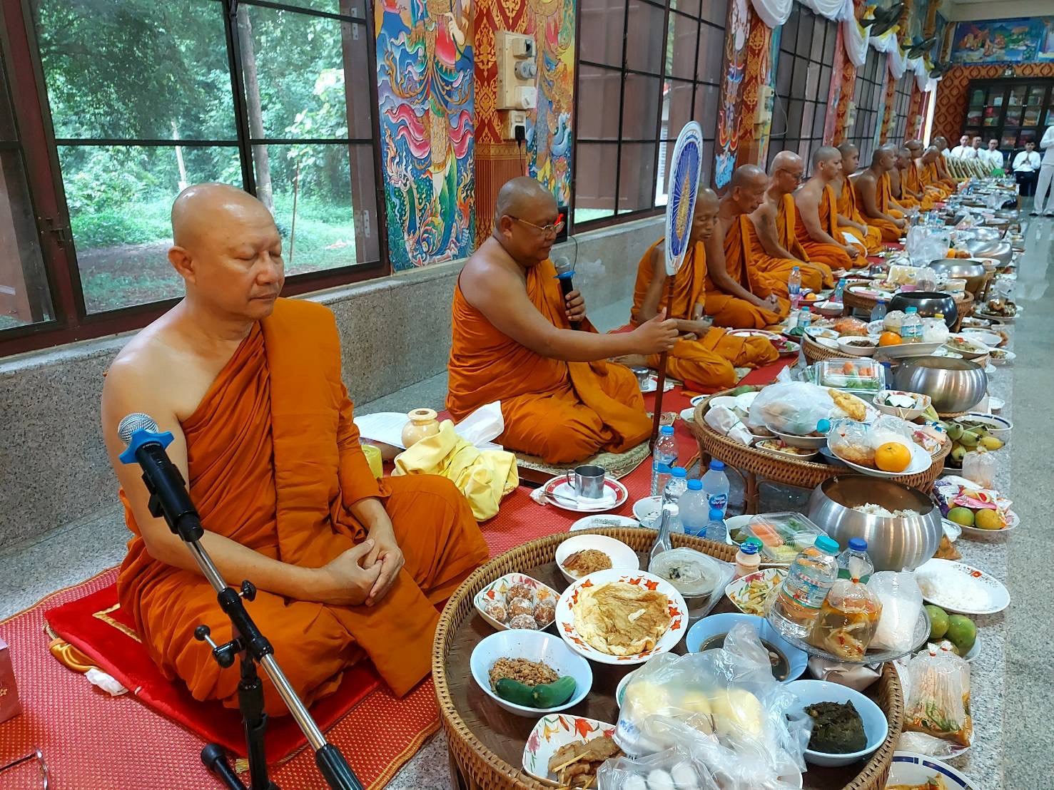 วัดพระแท่นศิลาอาสน์