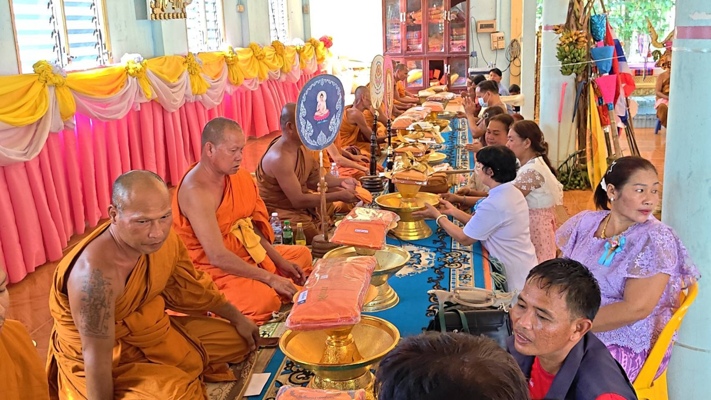 ภาพร่วมพิธีกรรมวัดป่ากุงจารย์