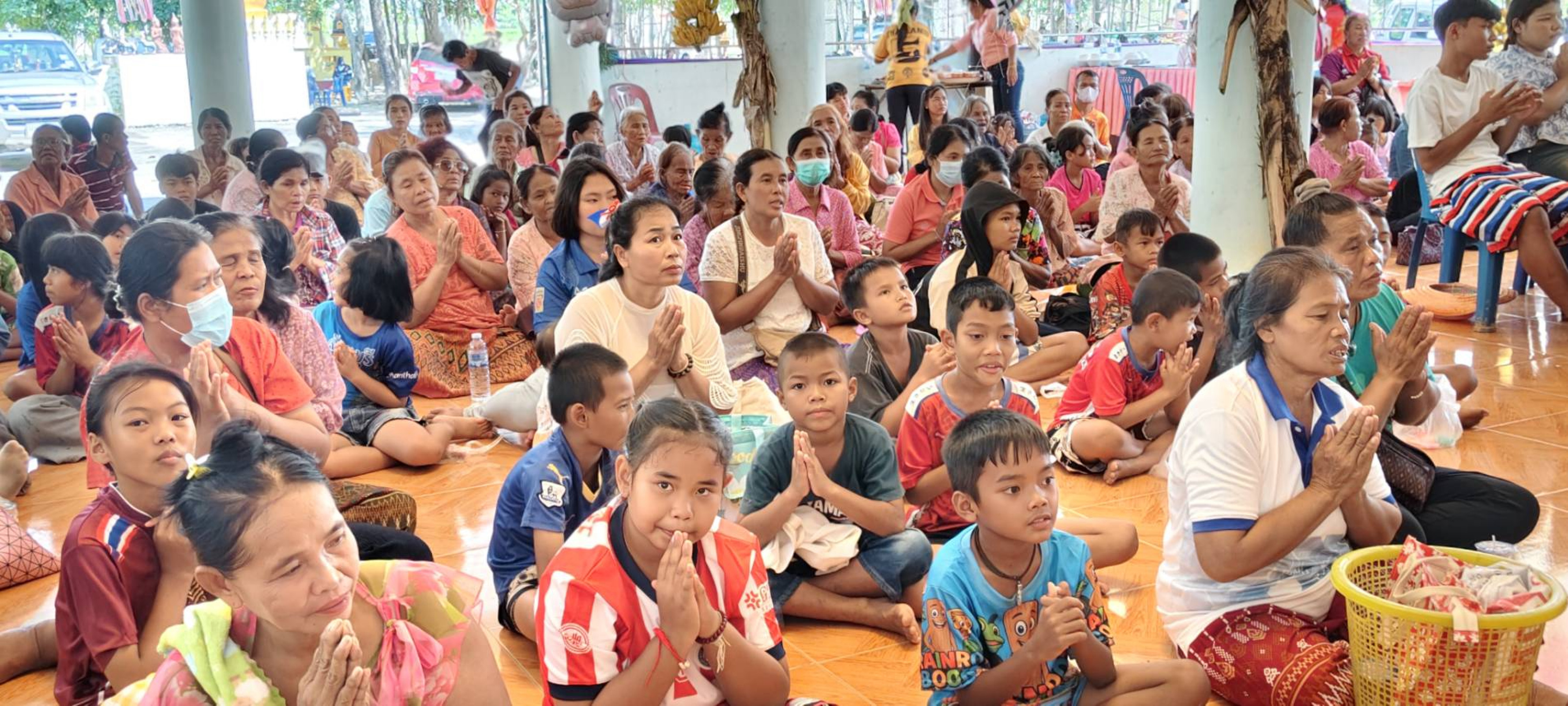 ภาพร่วมพิธีกรรมวัดป่ากุงจารย์