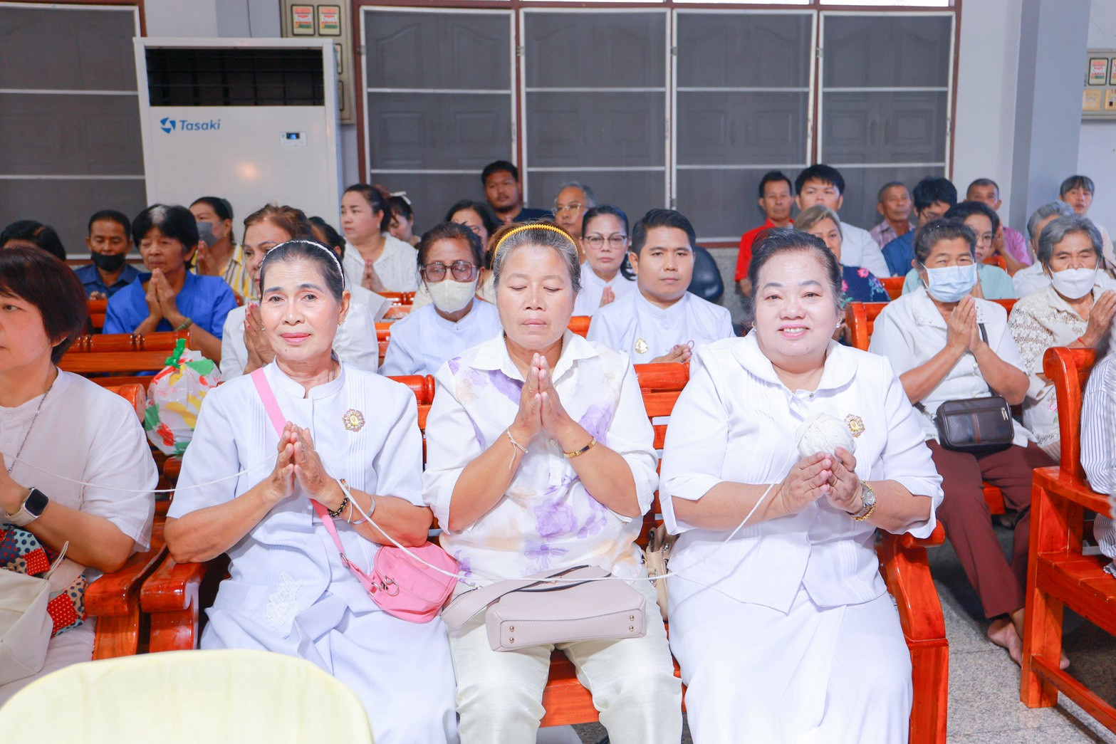 ภาพร่วมพิธีกรรมวัดบัวโรย