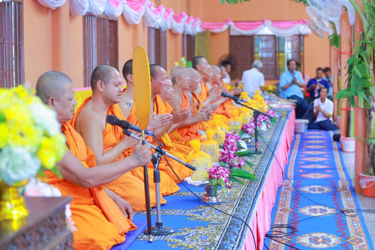 ภาพร่วมพิธีกรรมวัดปากคลองมอญ