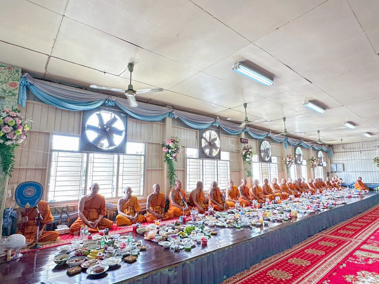 ภาพร่วมพิธีกรรมวัดมงคลนิมิตร