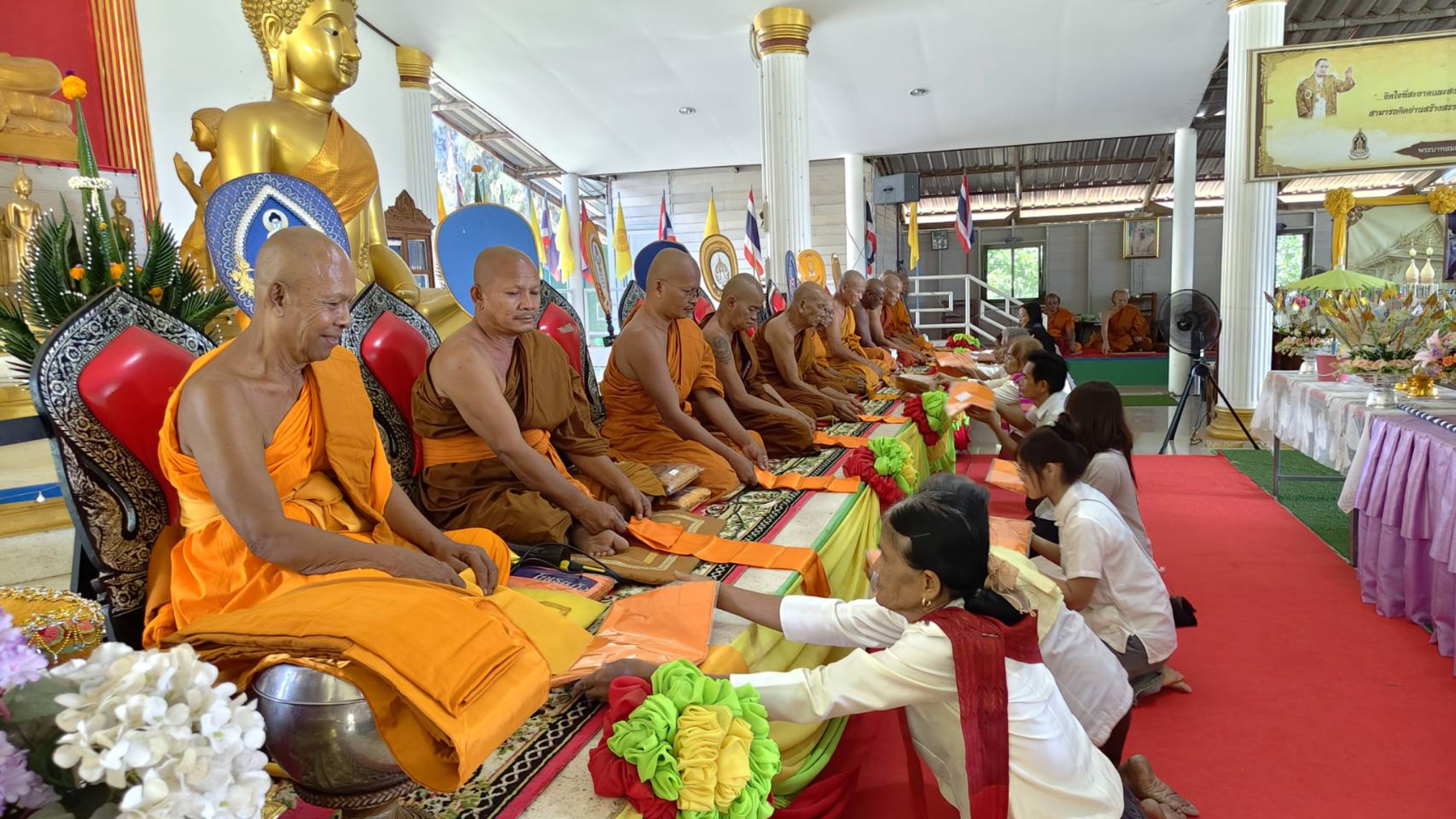 ภาพร่วมพิธีกรรมวัดท่าพระ