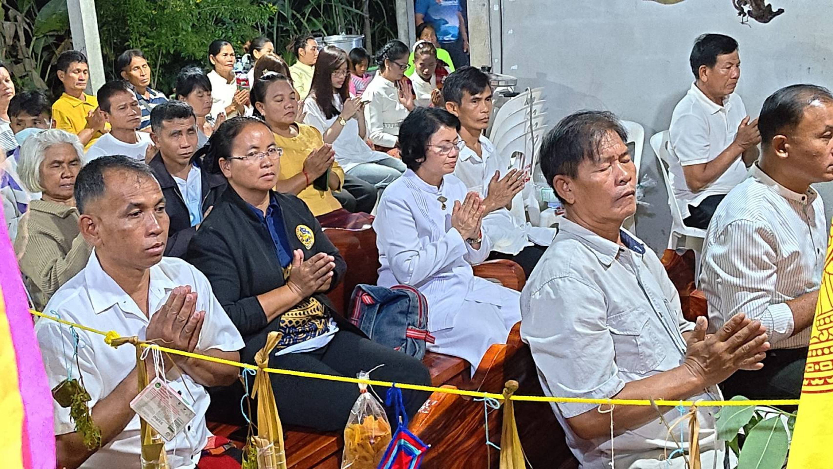 ภาพร่วมพิธีกรรมวัดท่าพระ