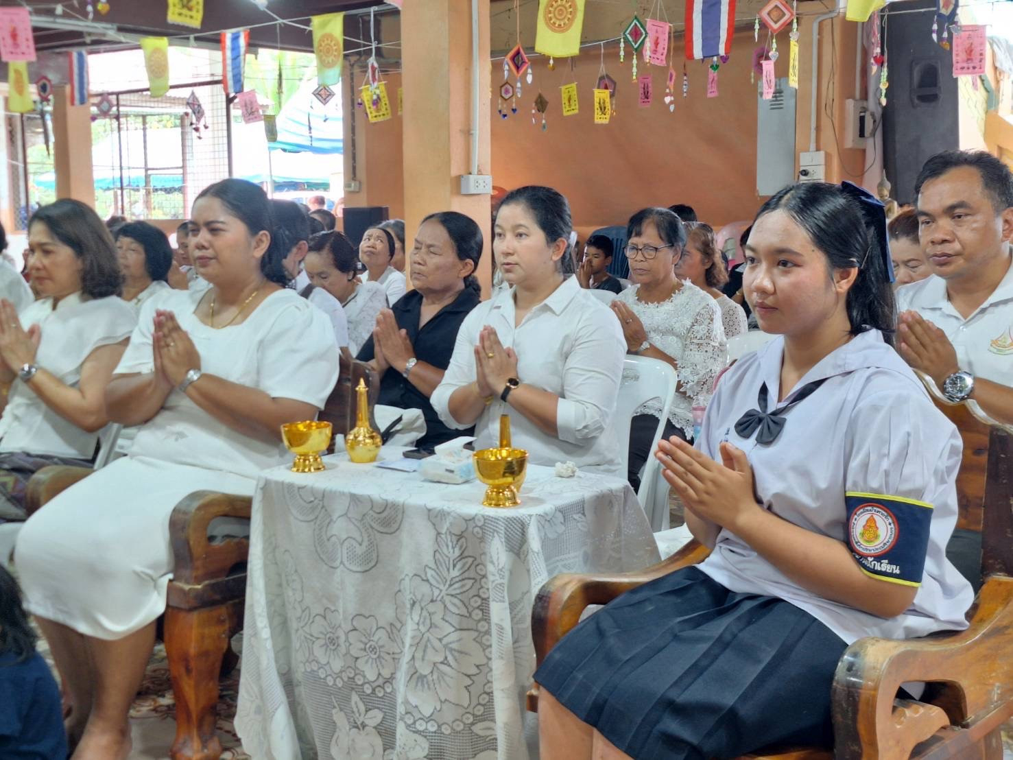 ภาพร่วมพิธีกรรมที่พักสงฆ์หาดจิก