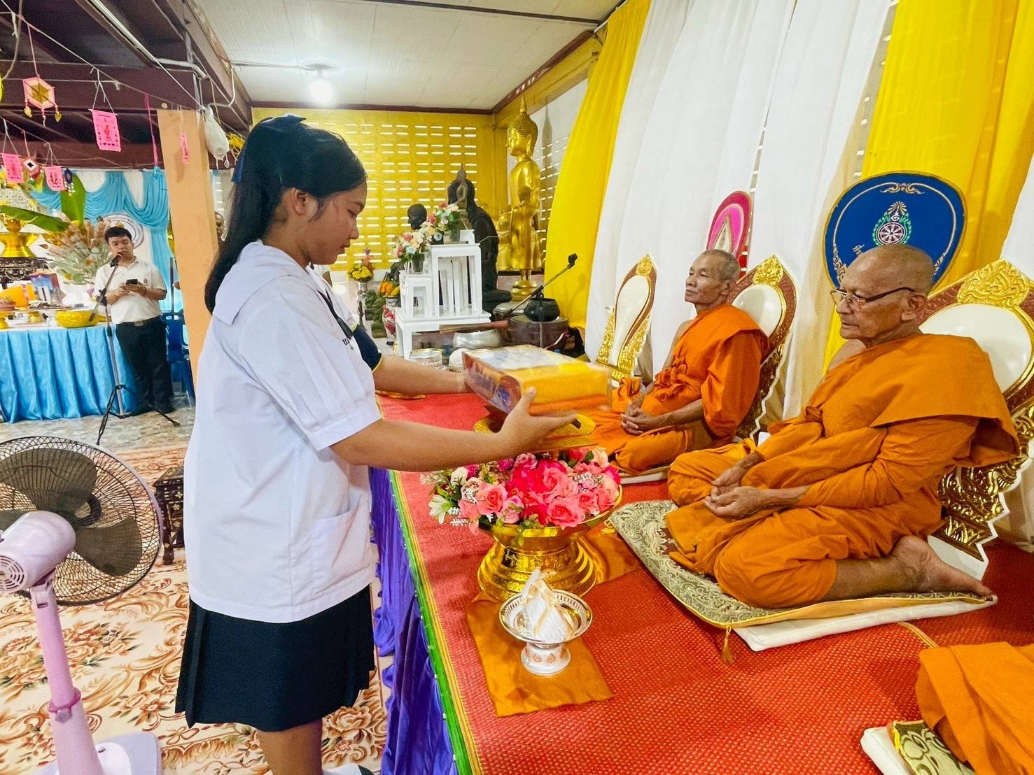 ภาพร่วมพิธีกรรมที่พักสงฆ์หาดจิก