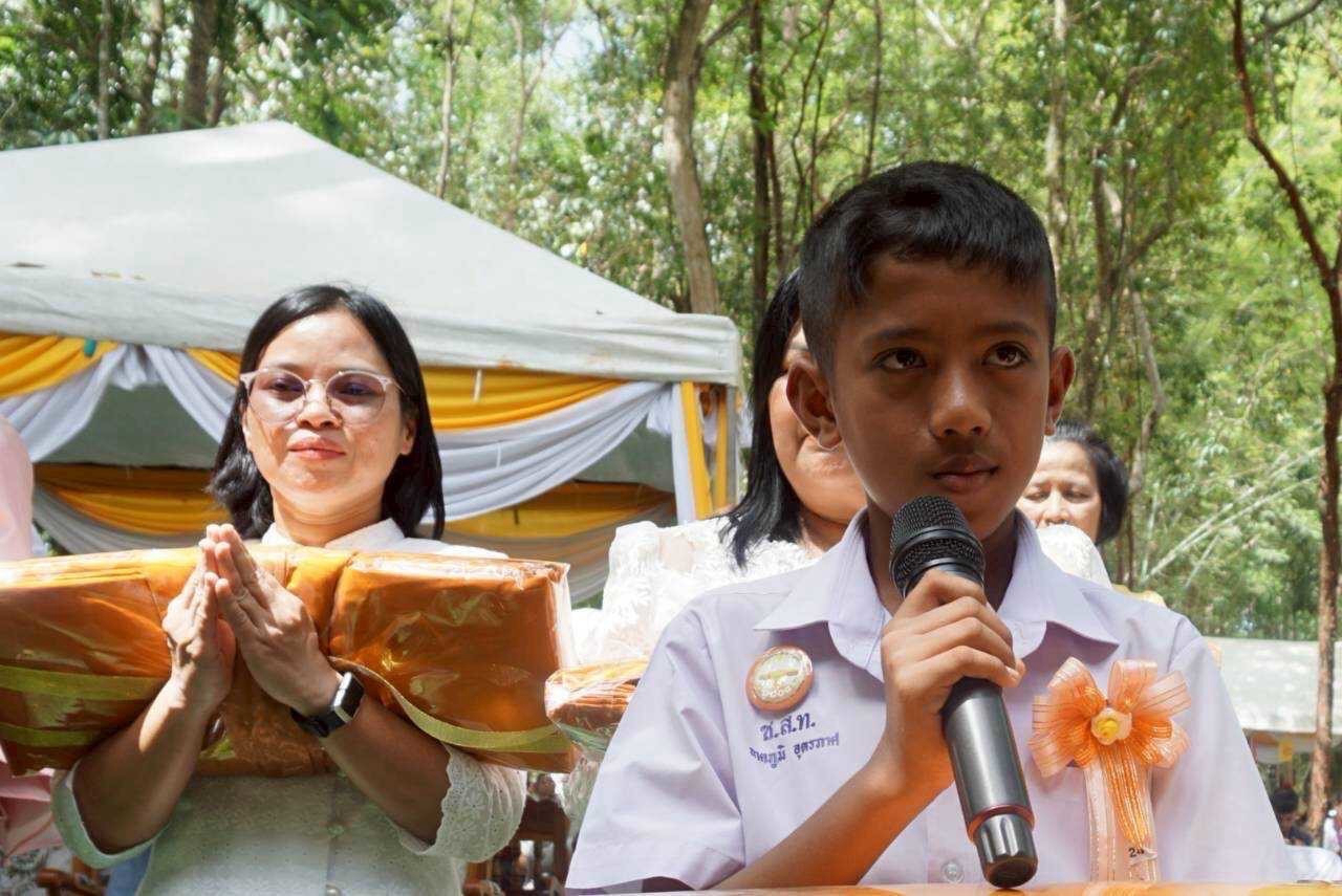 ภาพกล่าวคำถวายกฐินวัดคลองเขาล้อน